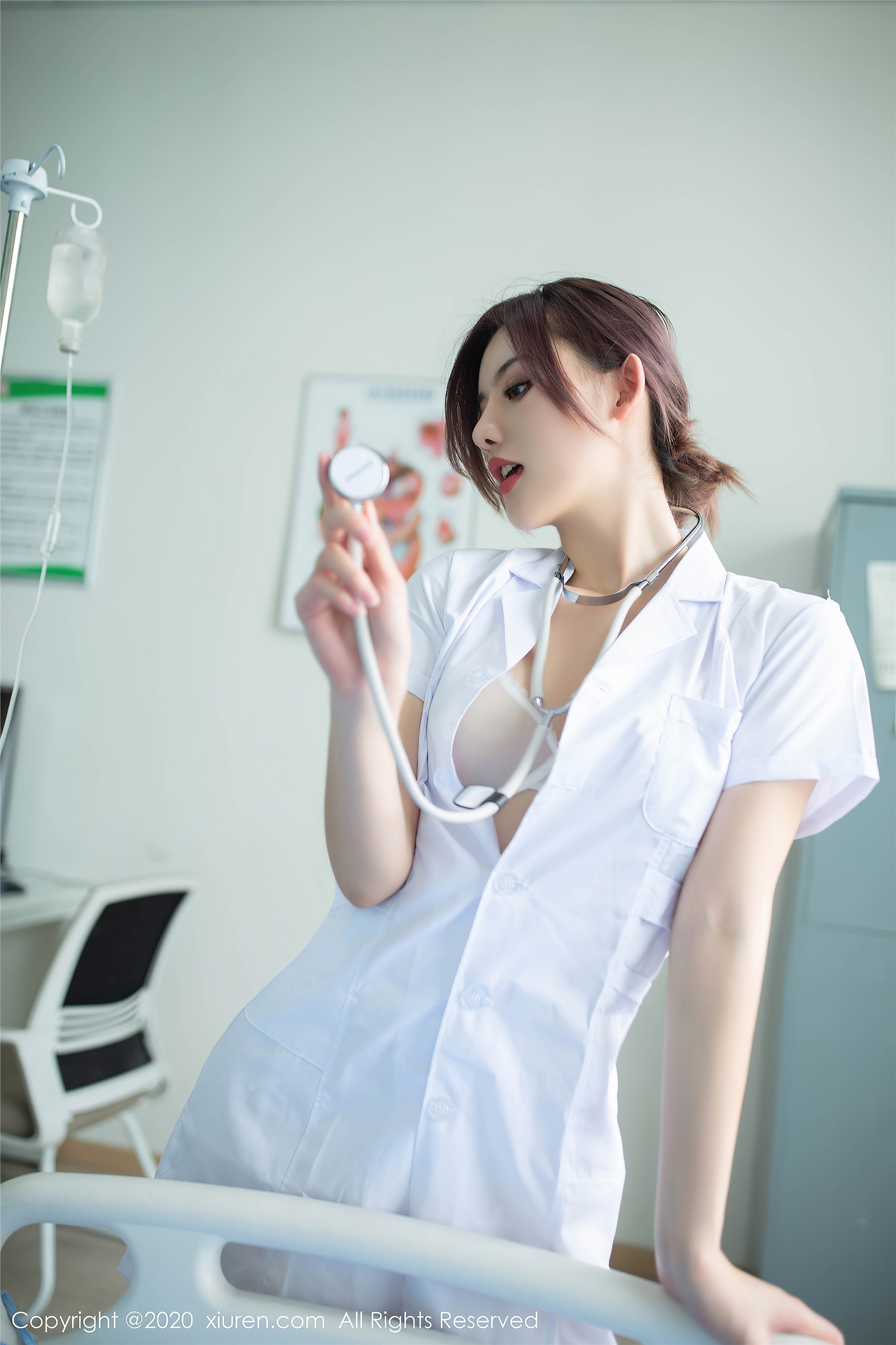 图片[2]-秀人网美媛馆期2020-07-02期Vol.2286期就是阿朱啊-套图网