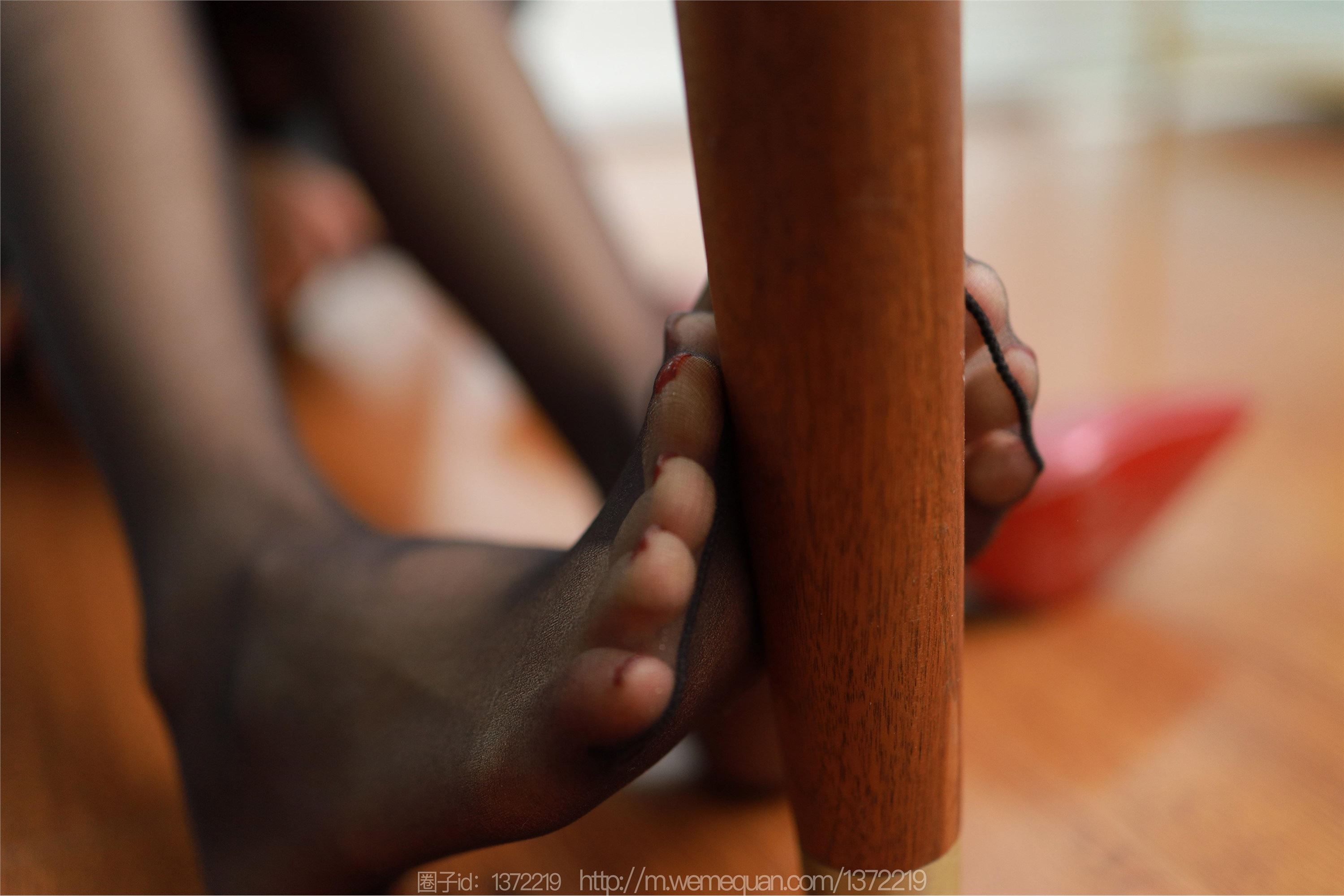 图片[40]-IESS异思趣向期期2023.02.15期丝享家期1362期美子《桌底游戏》-秀人网