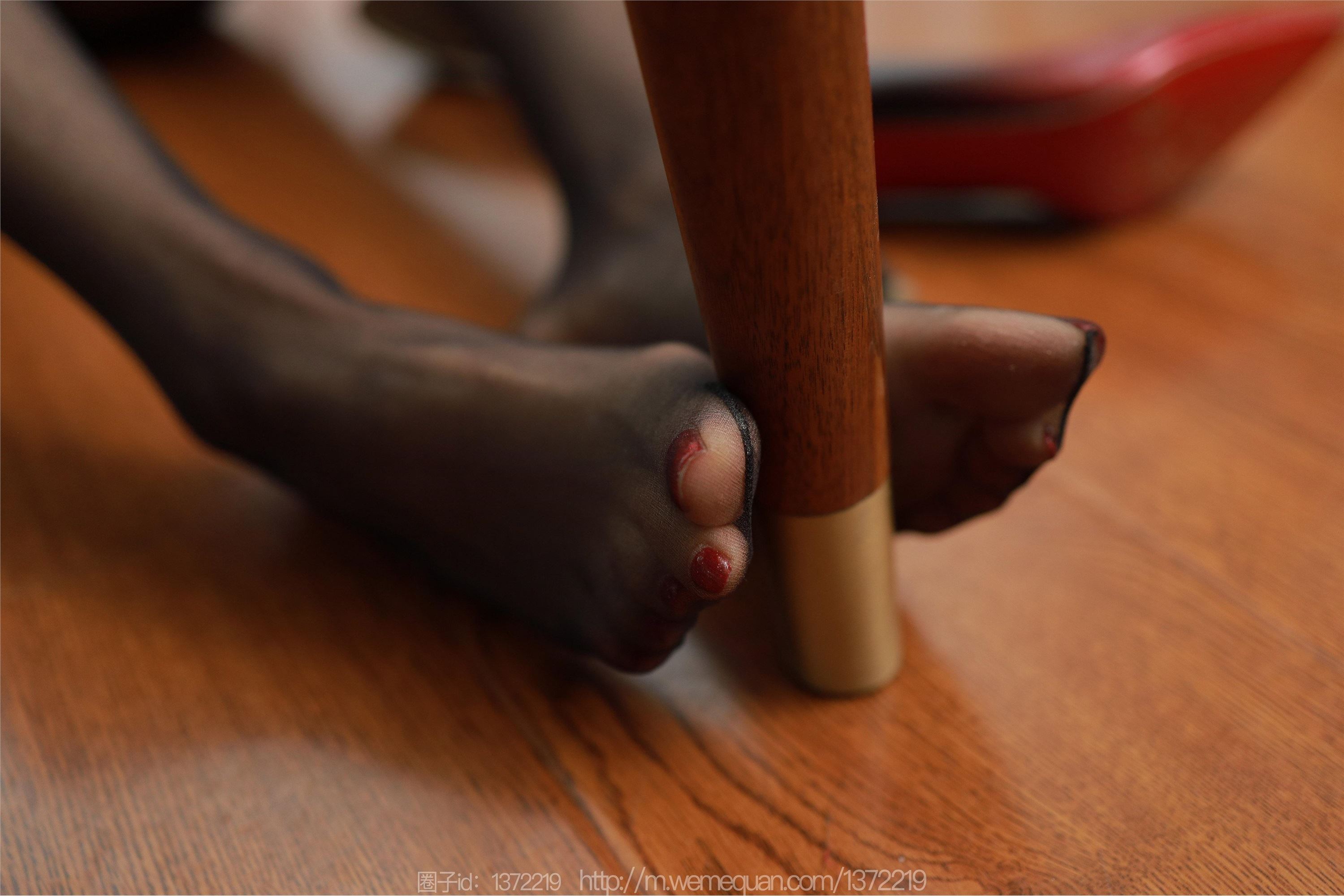 图片[56]-IESS异思趣向期期2023.02.15期丝享家期1362期美子《桌底游戏》-秀人网