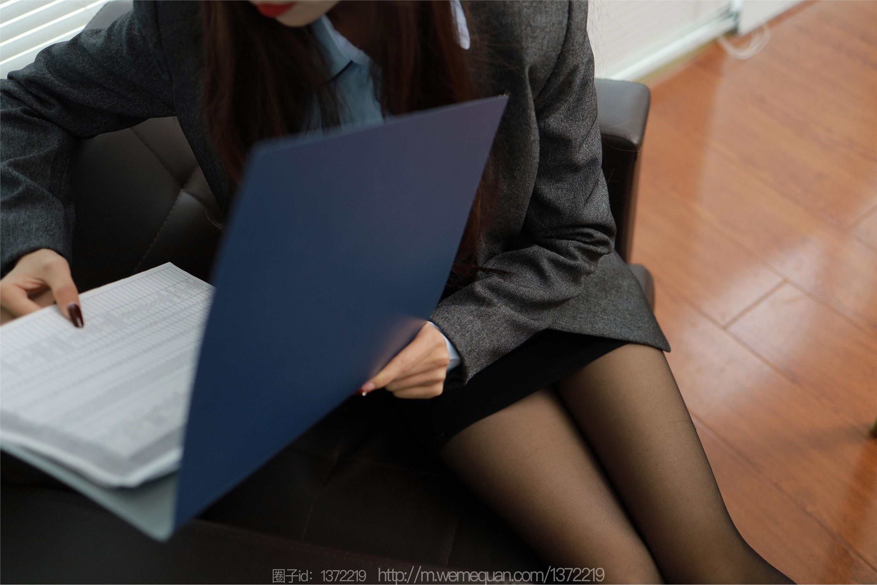 图片[7]-IESS异思趣向期期2023.02.15期丝享家期1362期美子《桌底游戏》-秀人网