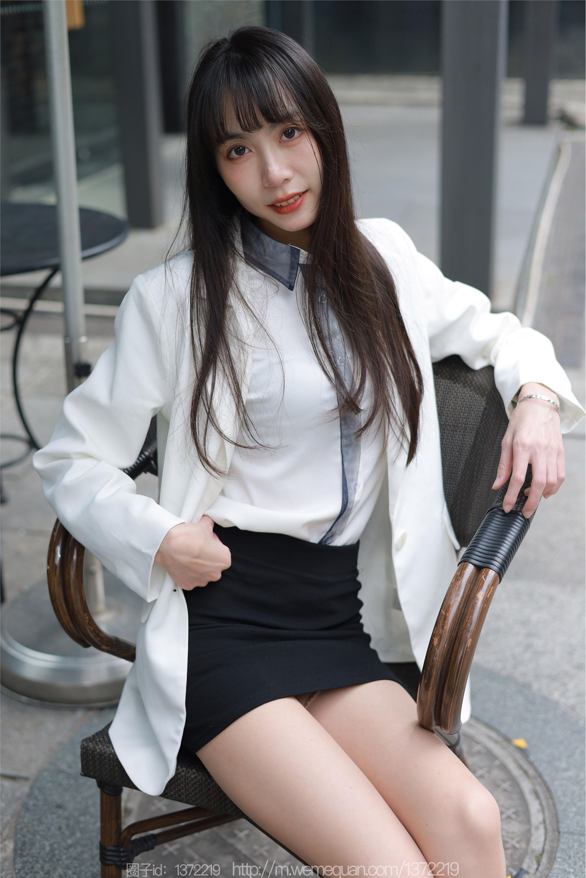 图片[18]-IESS异思趣向期期2023.02.18期丝享家期1365期团团《街拍OL美女》-秀人网