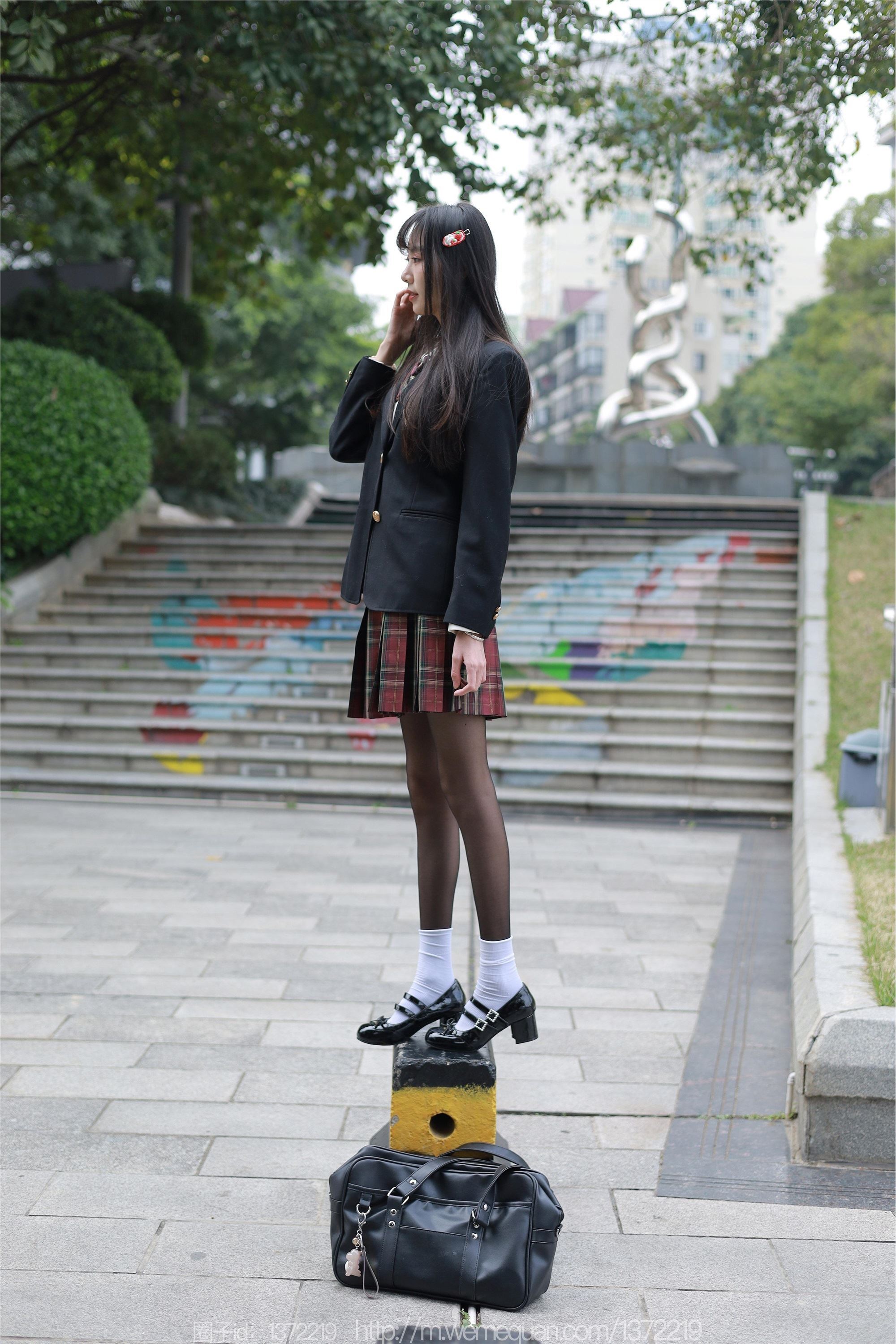 图片[12]-IESS异思趣向期期2023.02.23期丝享家期1370期团团《春天的味道》-秀人网