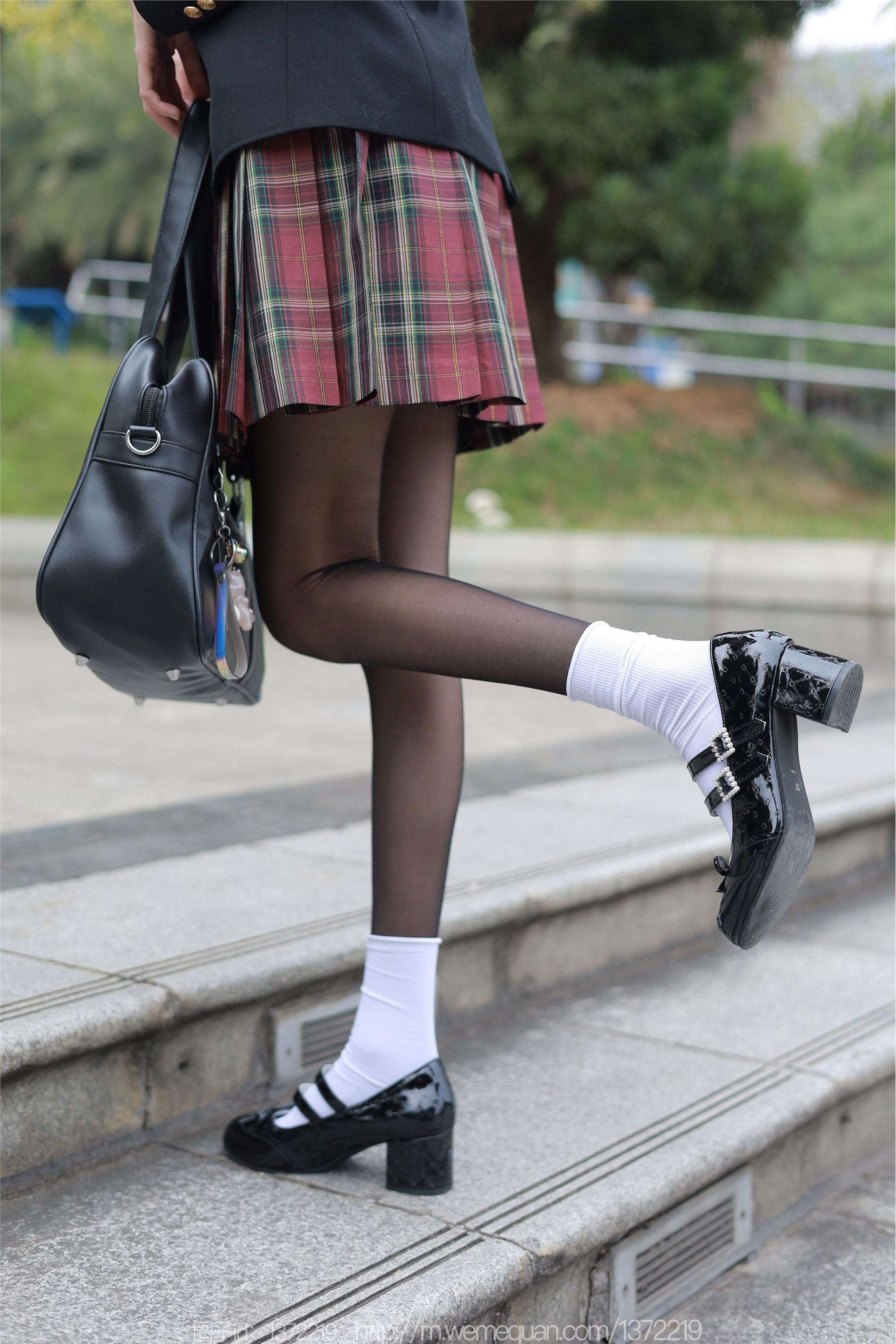 图片[25]-IESS异思趣向期期2023.02.23期丝享家期1370期团团《春天的味道》-秀人网