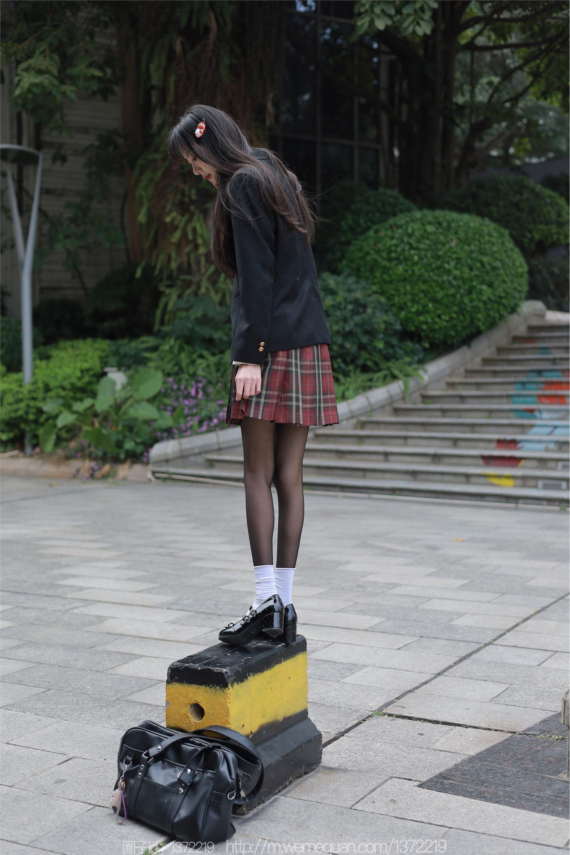 图片[8]-IESS异思趣向期期2023.02.23期丝享家期1370期团团《春天的味道》-秀人网