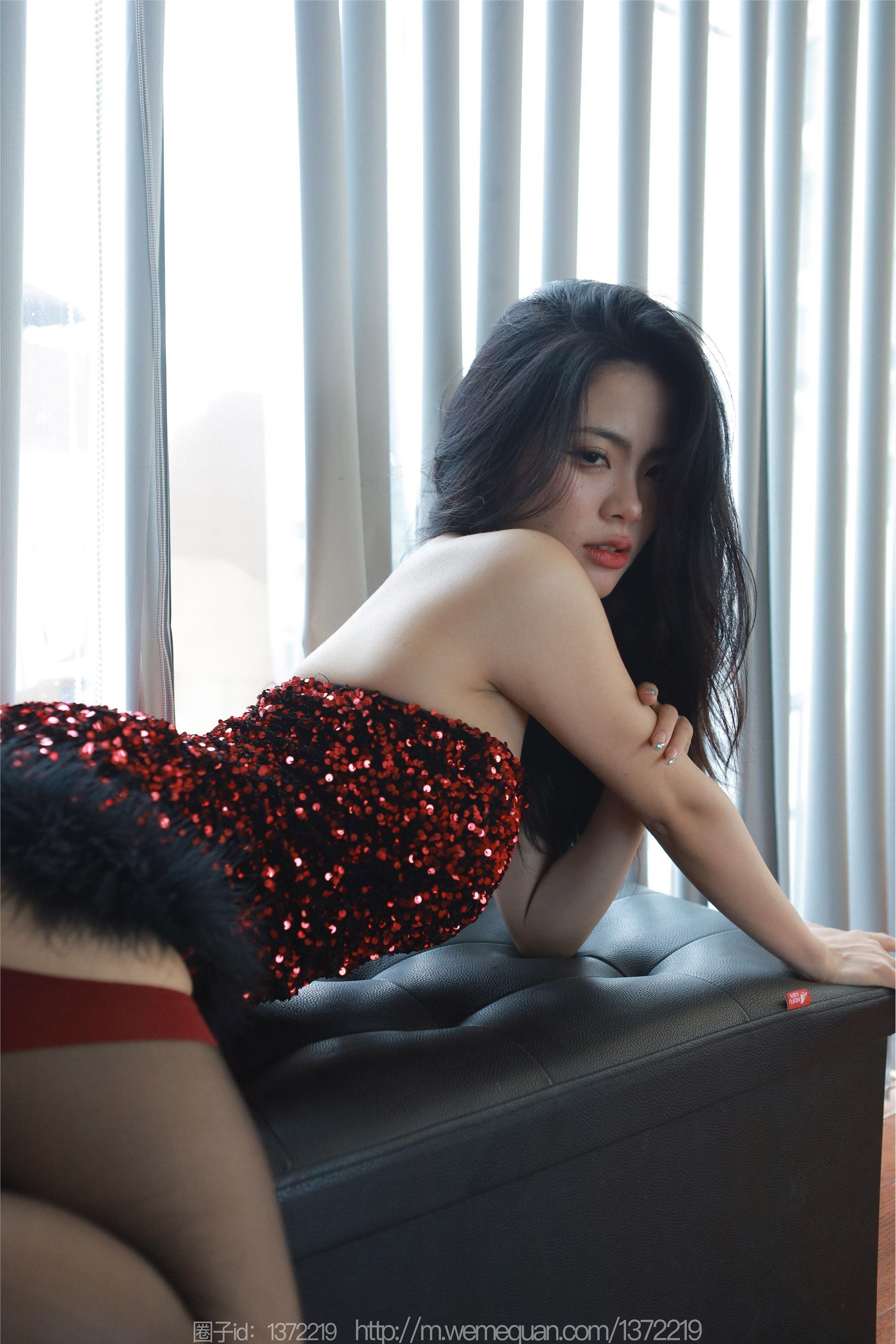 图片[34]-IESS异思趣向期期2023.02.26期丝享家期1373期兔兔《红裙女神（下）》-秀人网