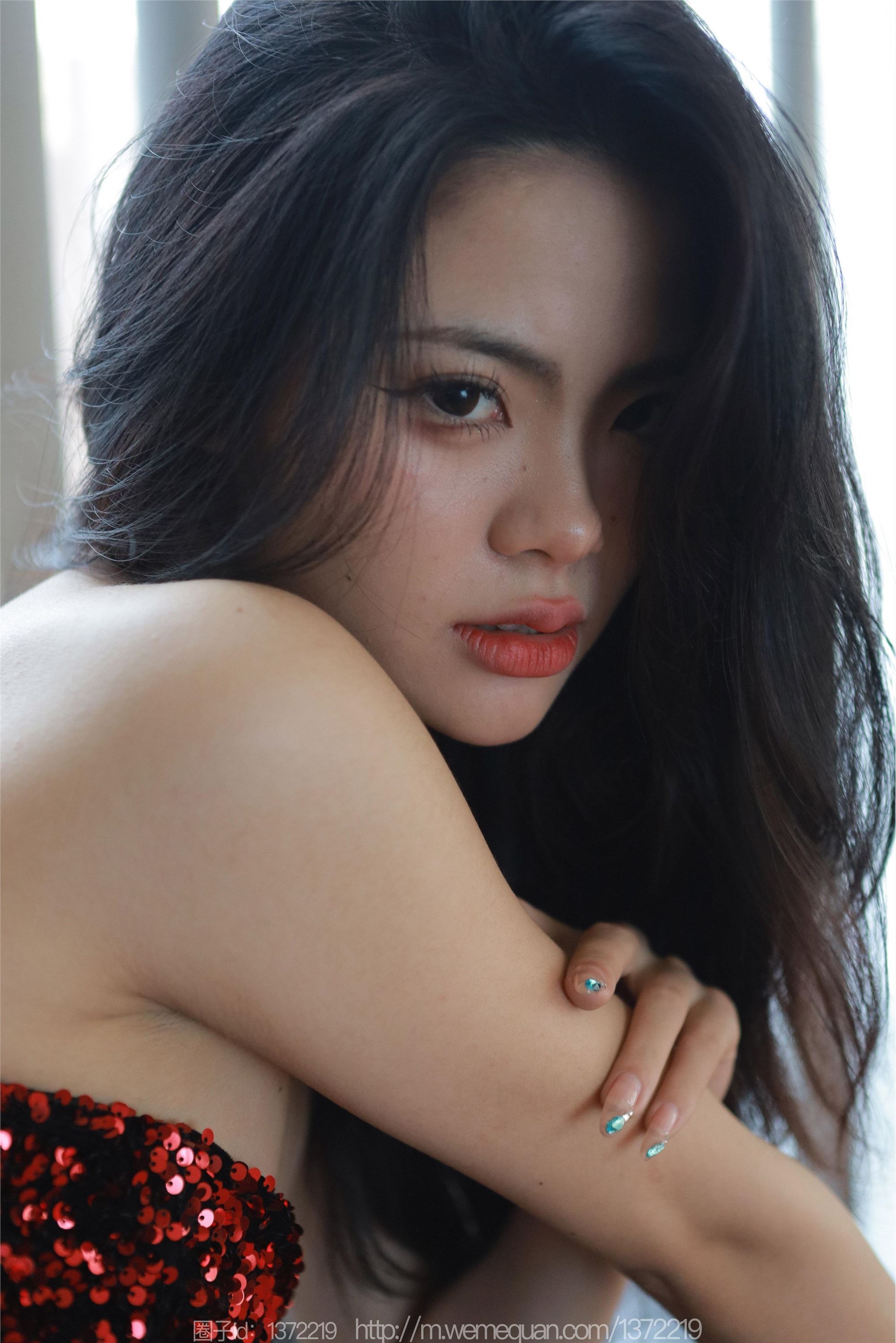 图片[35]-IESS异思趣向期期2023.02.26期丝享家期1373期兔兔《红裙女神（下）》-秀人网