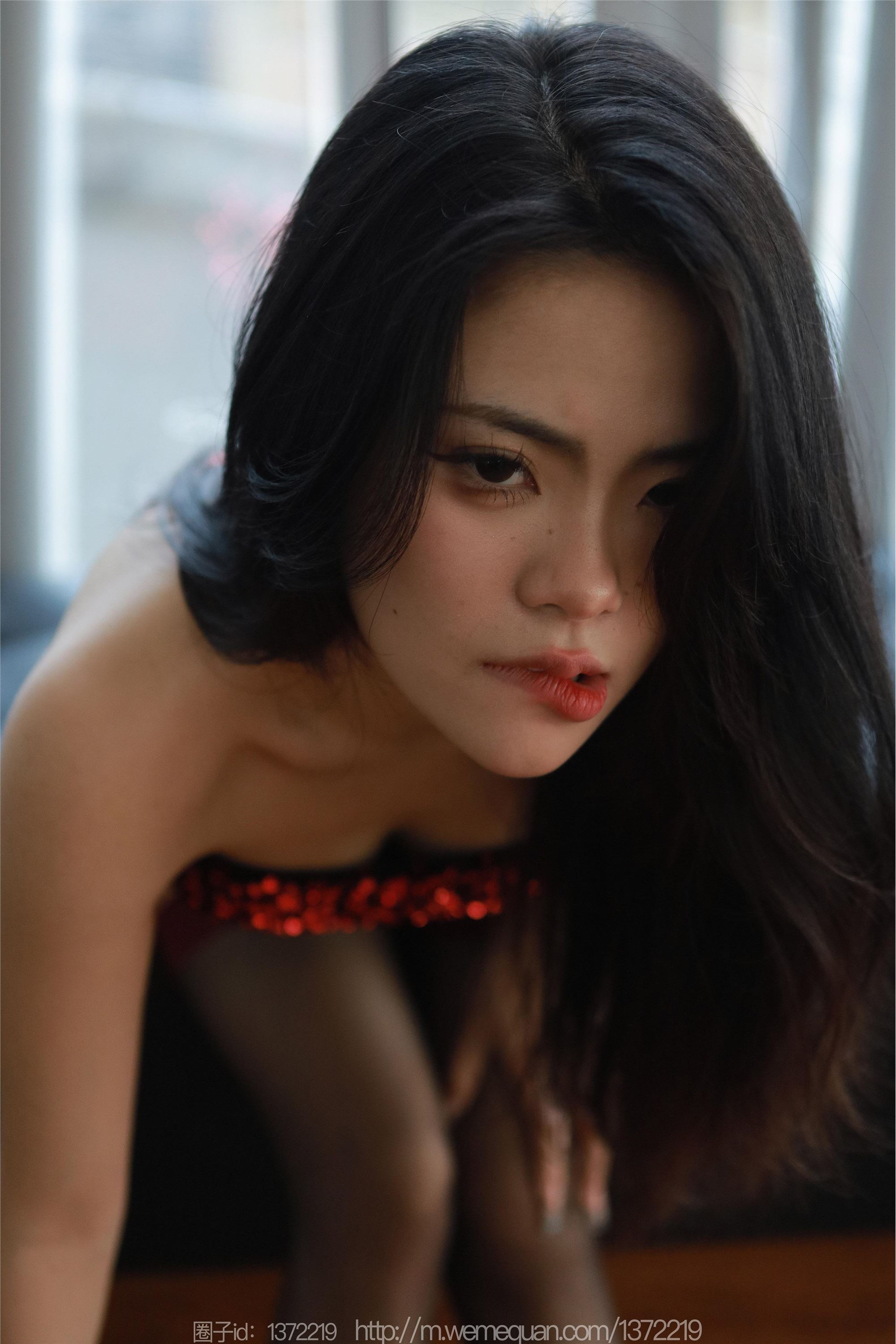 图片[7]-IESS异思趣向期期2023.02.26期丝享家期1373期兔兔《红裙女神（下）》-秀人网