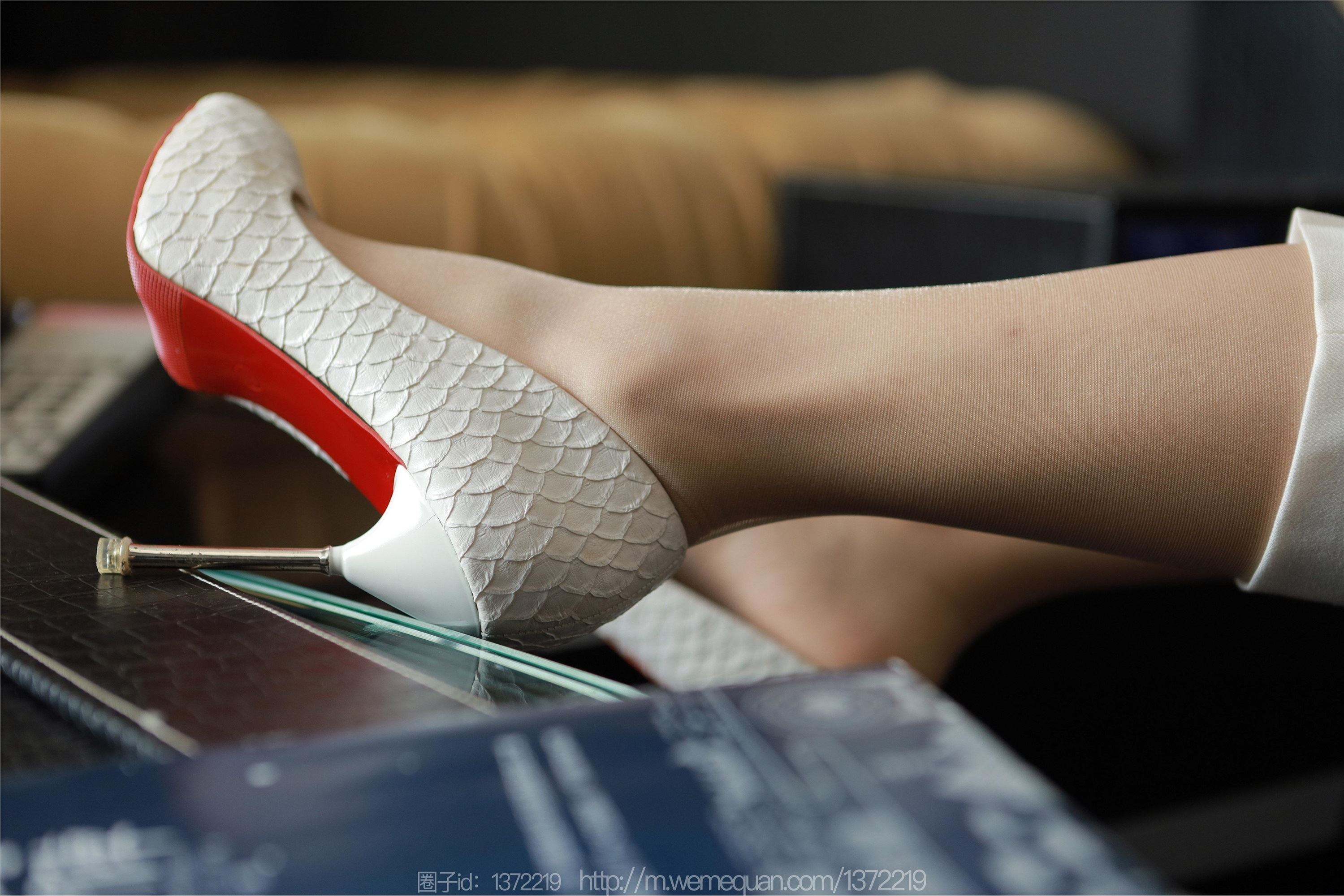 图片[18]-IESS异思趣向期期2023.02.27期丝享家期1374期小宝《白色裤里丝》-秀人网