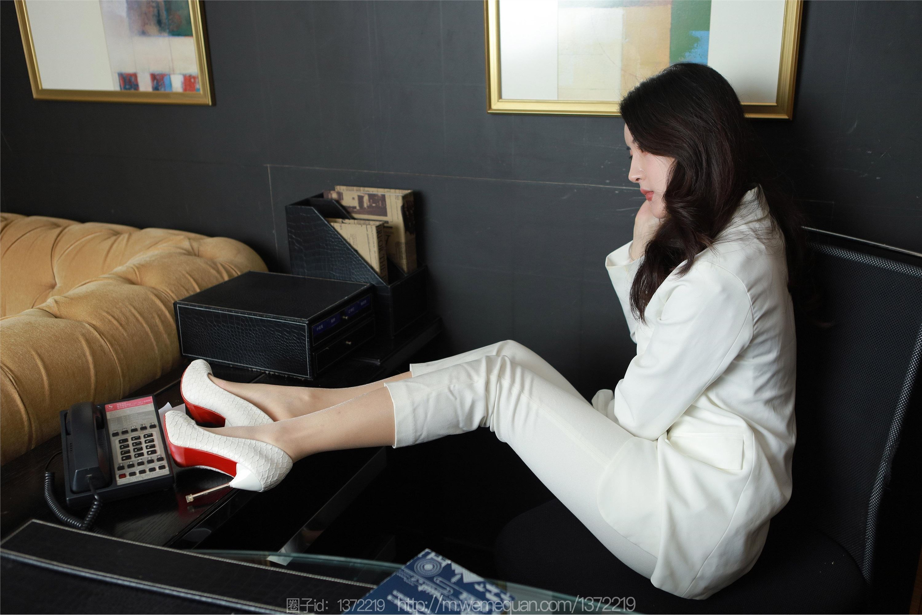 图片[24]-IESS异思趣向期期2023.02.27期丝享家期1374期小宝《白色裤里丝》-秀人网