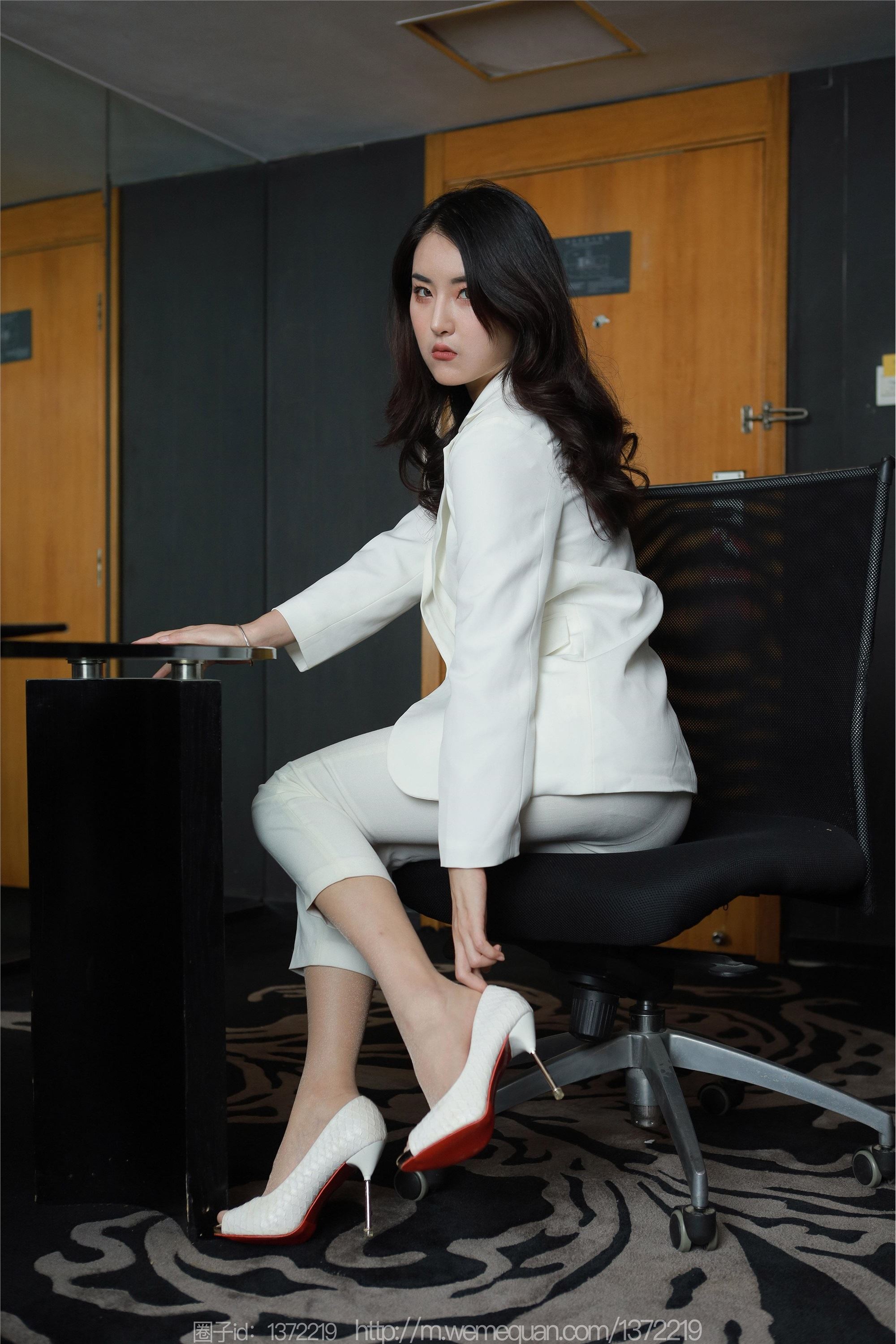 图片[70]-IESS异思趣向期期2023.02.27期丝享家期1374期小宝《白色裤里丝》-秀人网