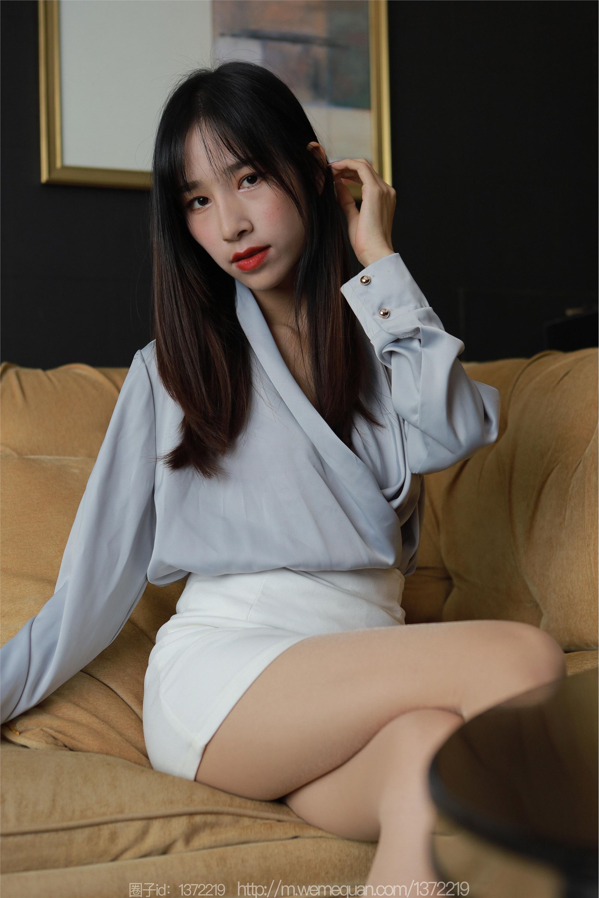 图片[2]-IESS异思趣向期期2023.02.29期丝享家期1376期美子《微醺沙发》-秀人网