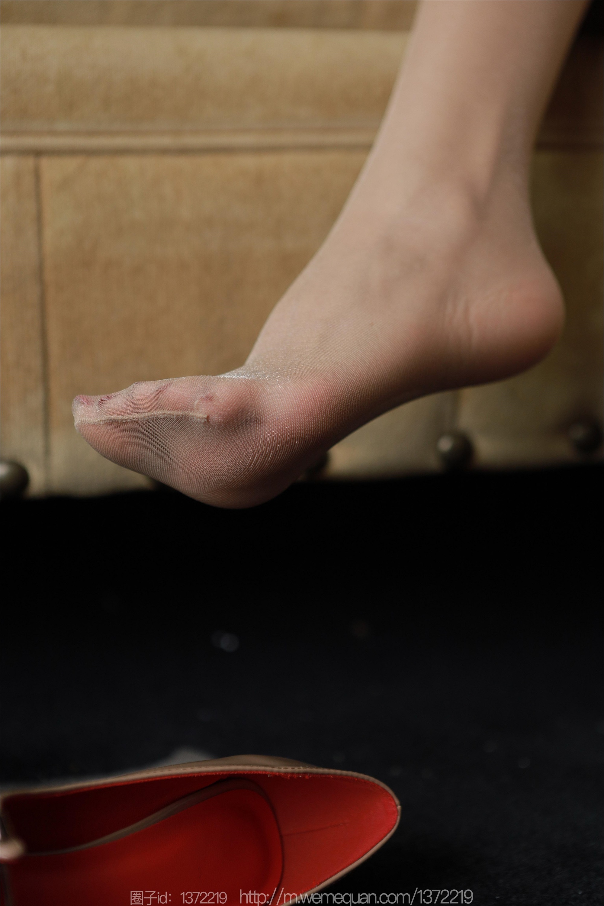 图片[6]-IESS异思趣向期期2023.02.29期丝享家期1376期美子《微醺沙发》-秀人网