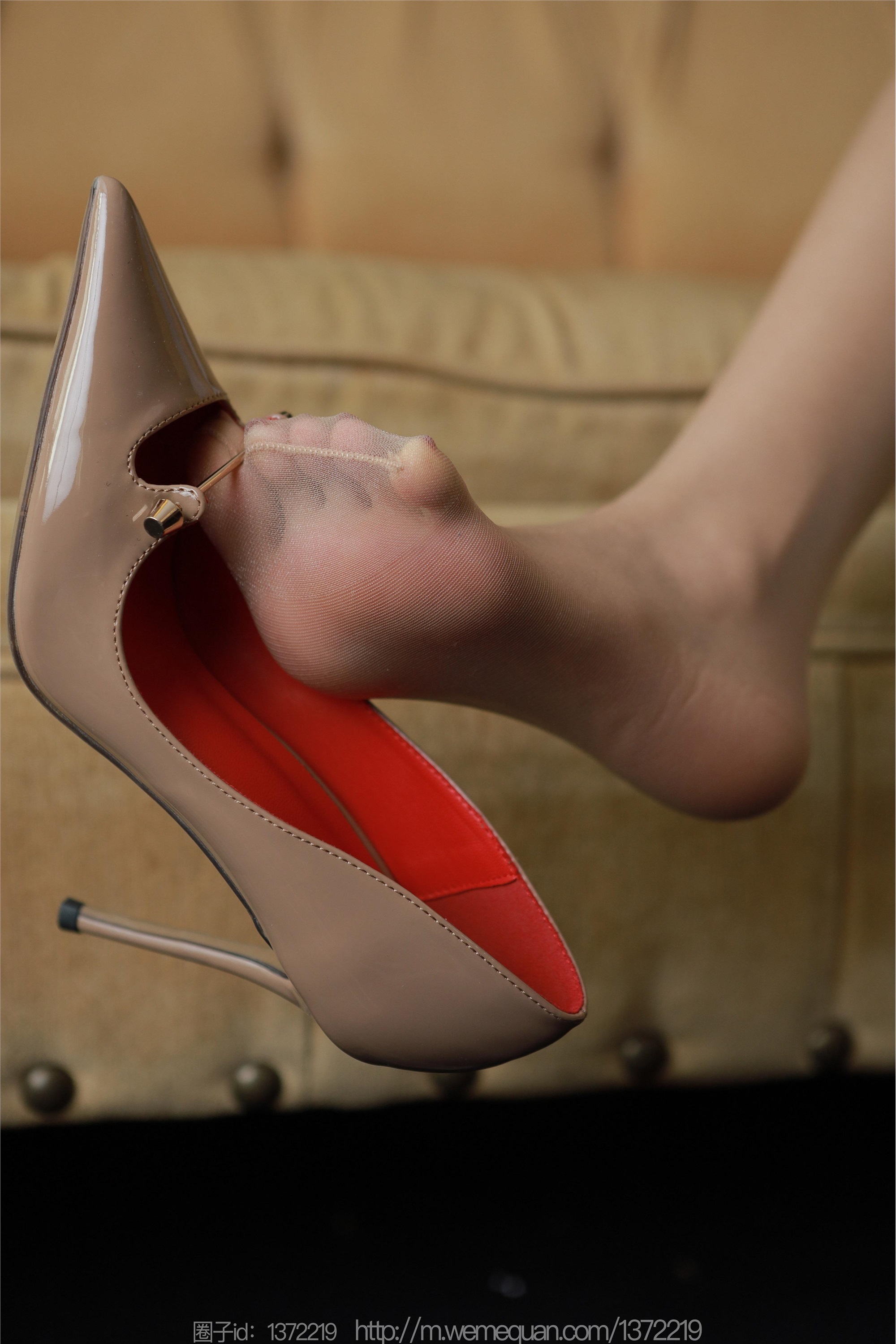 图片[8]-IESS异思趣向期期2023.02.29期丝享家期1376期美子《微醺沙发》-秀人网