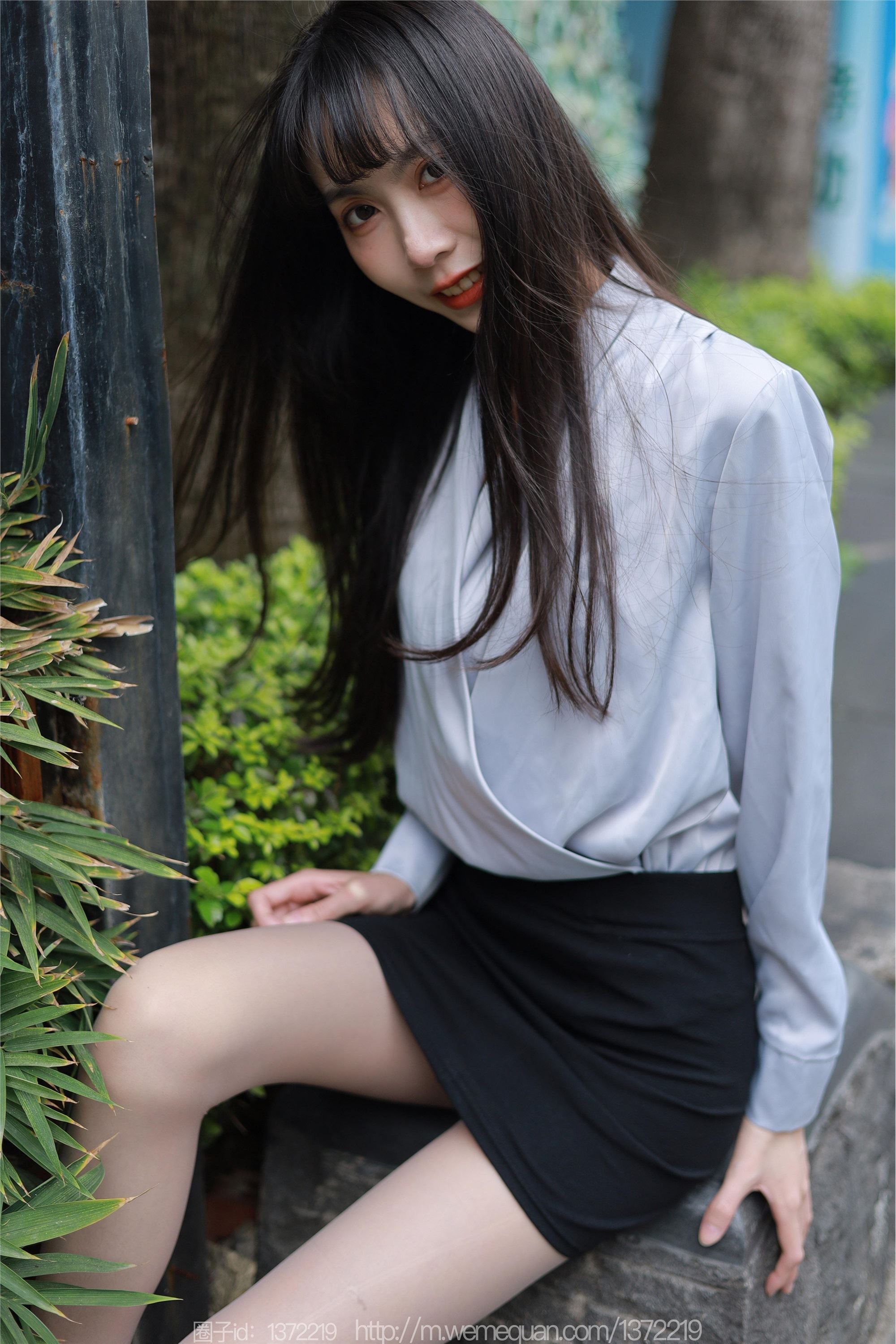 图片[9]-IESS异思趣向期期2023.03.02期丝享家期1378期团团《楼梯上的美人》-秀人网