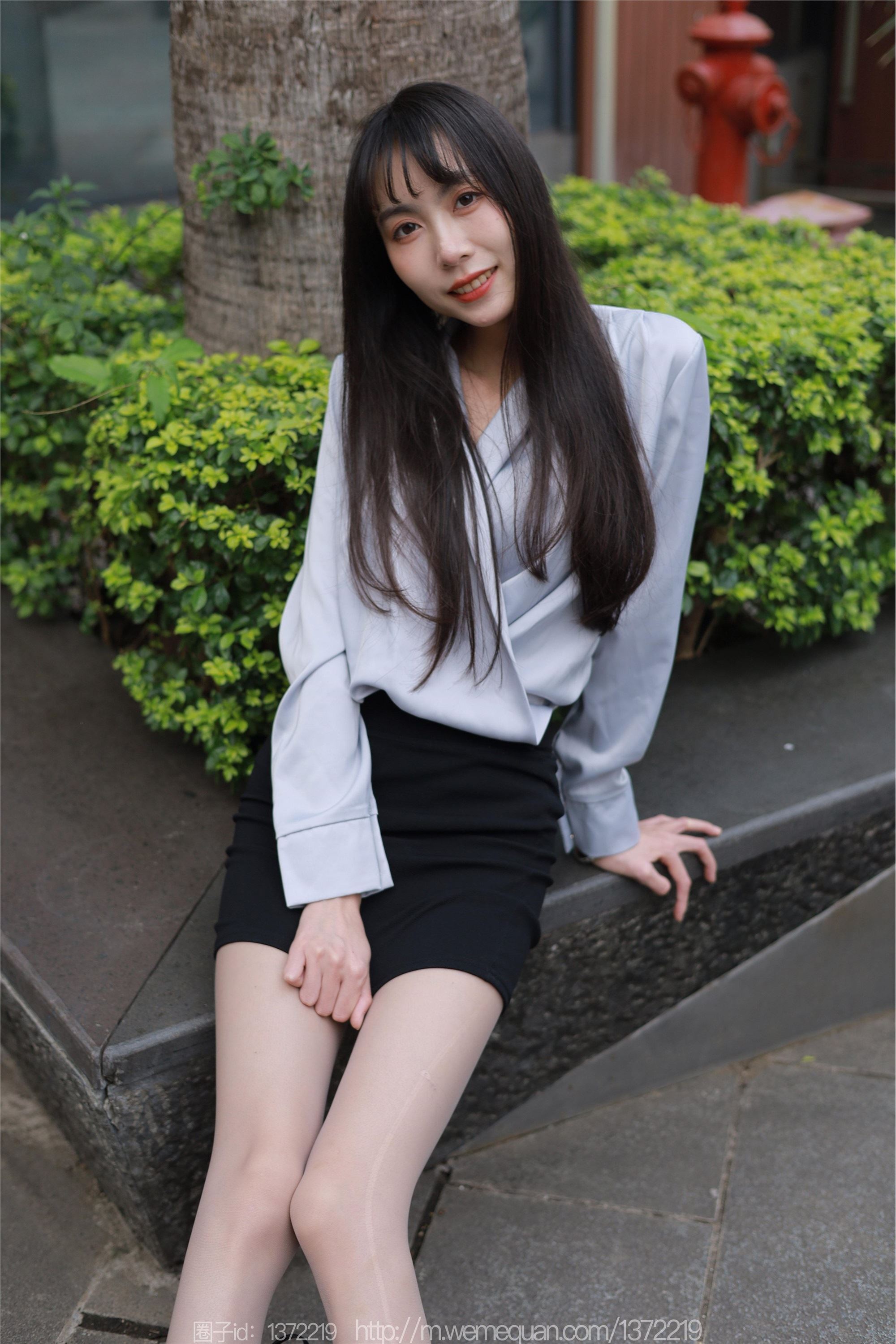 图片[88]-IESS异思趣向期期2023.03.02期丝享家期1378期团团《楼梯上的美人》-秀人网