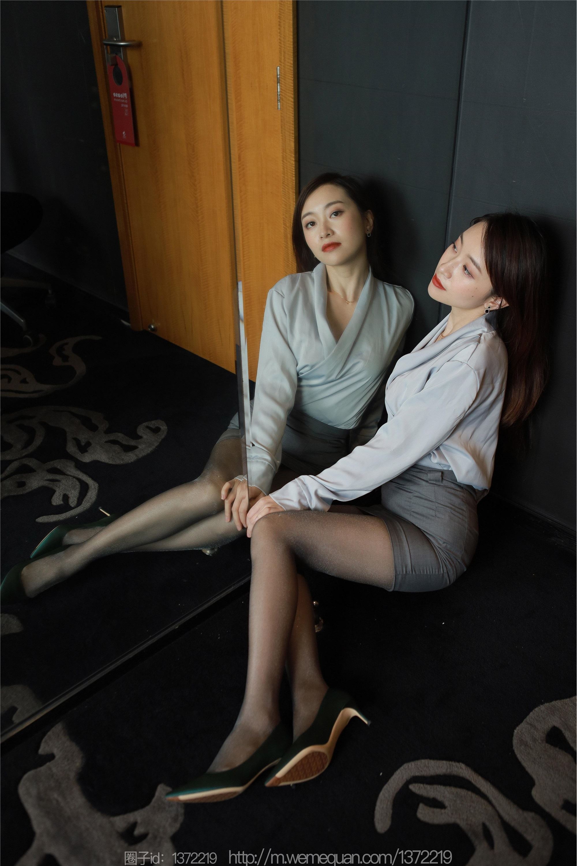 图片[13]-IESS异思趣向期期2023.03.08期丝享家期1384期小婕《灰裙亮丝》-秀人网