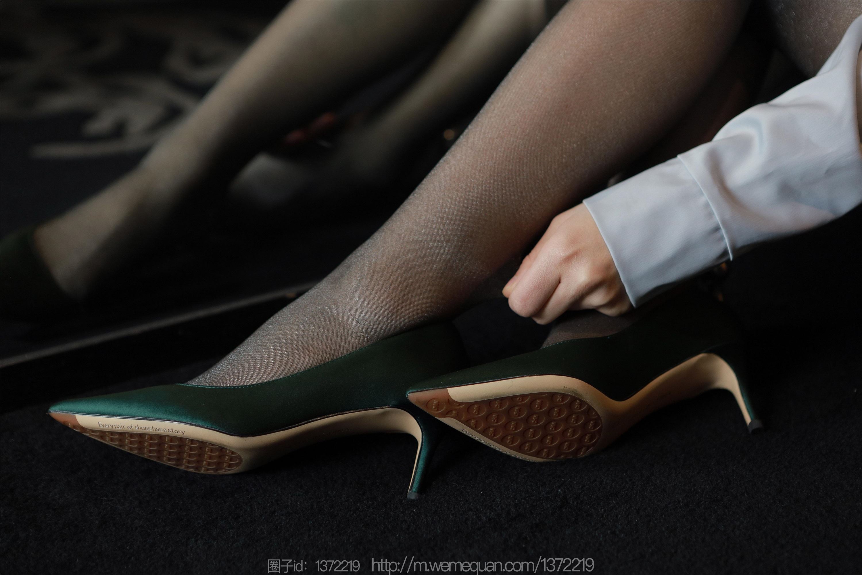 图片[19]-IESS异思趣向期期2023.03.08期丝享家期1384期小婕《灰裙亮丝》-秀人网