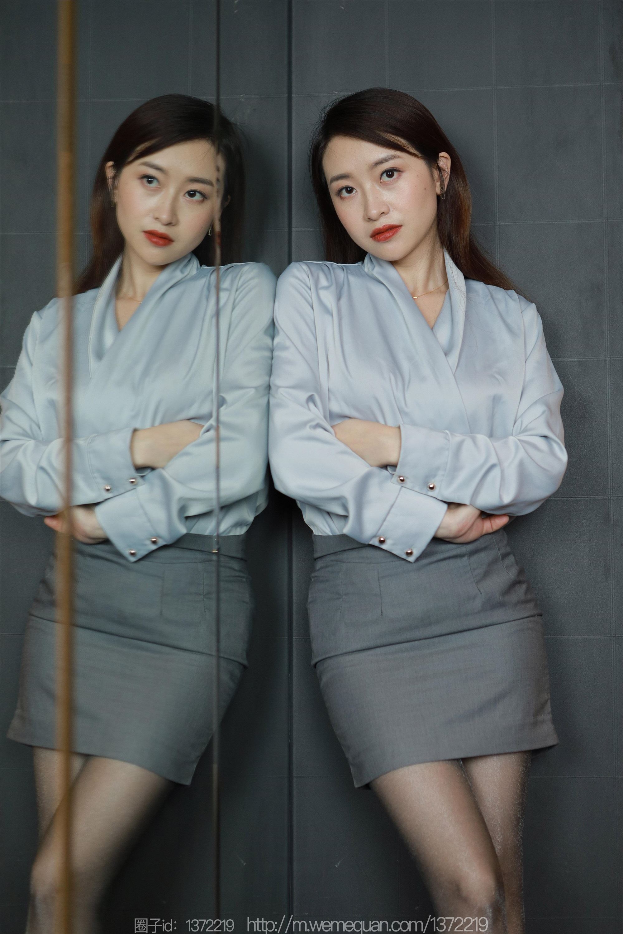 图片[26]-IESS异思趣向期期2023.03.08期丝享家期1384期小婕《灰裙亮丝》-秀人网