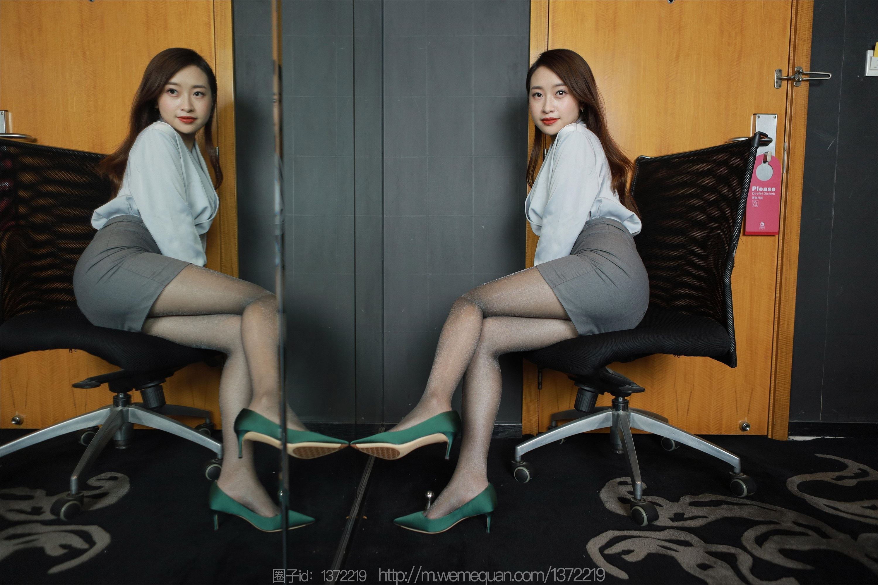 图片[45]-IESS异思趣向期期2023.03.08期丝享家期1384期小婕《灰裙亮丝》-秀人网