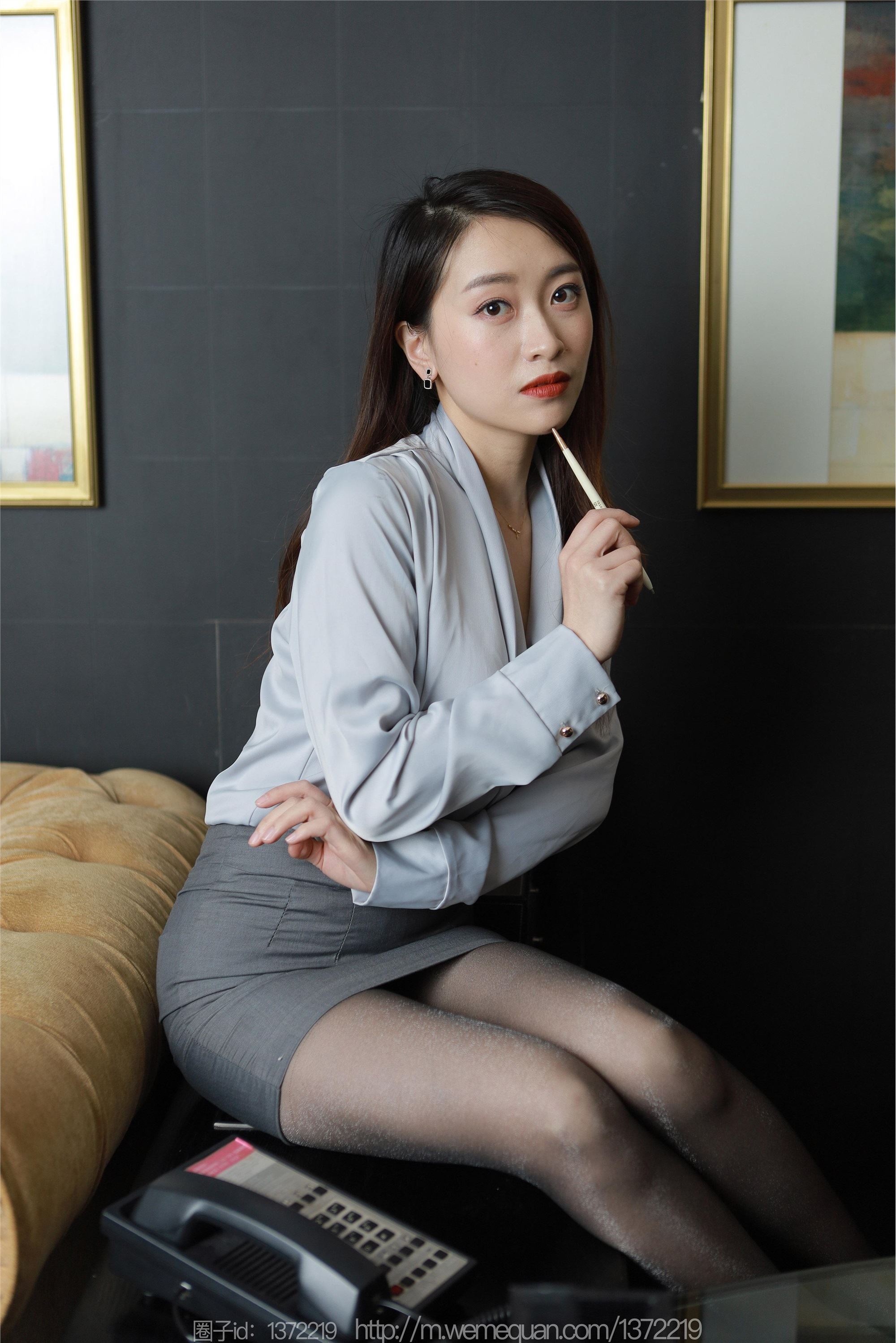 图片[63]-IESS异思趣向期期2023.03.08期丝享家期1384期小婕《灰裙亮丝》-秀人网