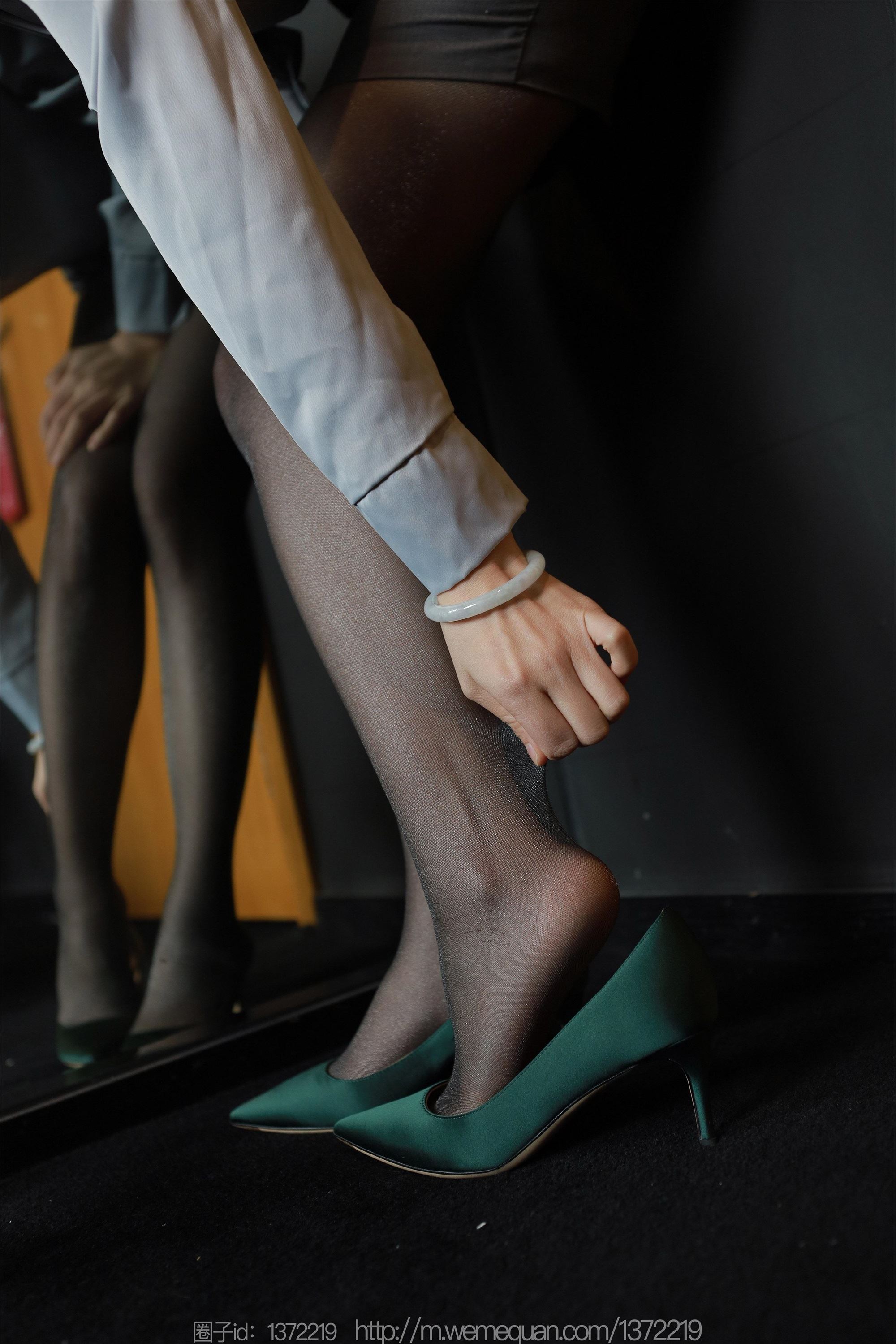 图片[7]-IESS异思趣向期期2023.03.08期丝享家期1384期小婕《灰裙亮丝》-秀人网