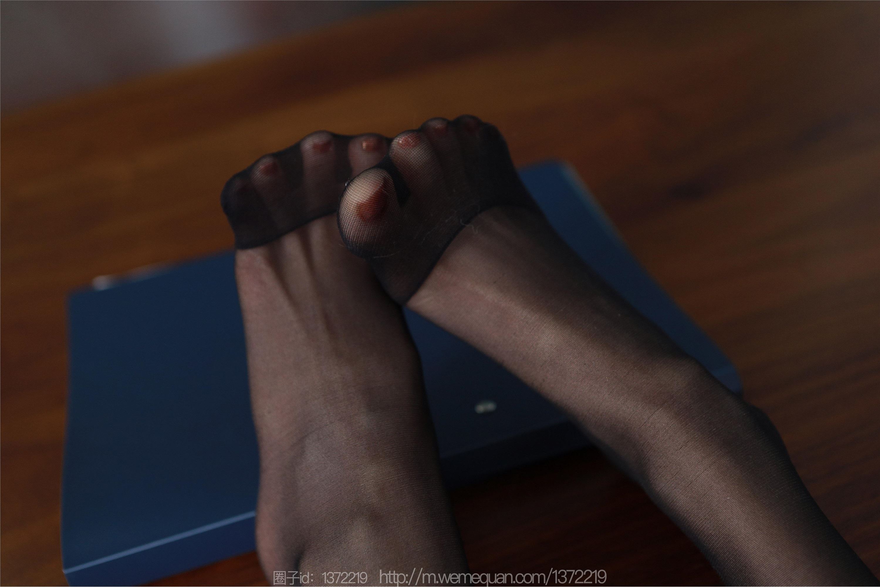 图片[27]-IESS异思趣向期期2023.03.12期丝享家期1388期团团《黑白灰渐变》-秀人网