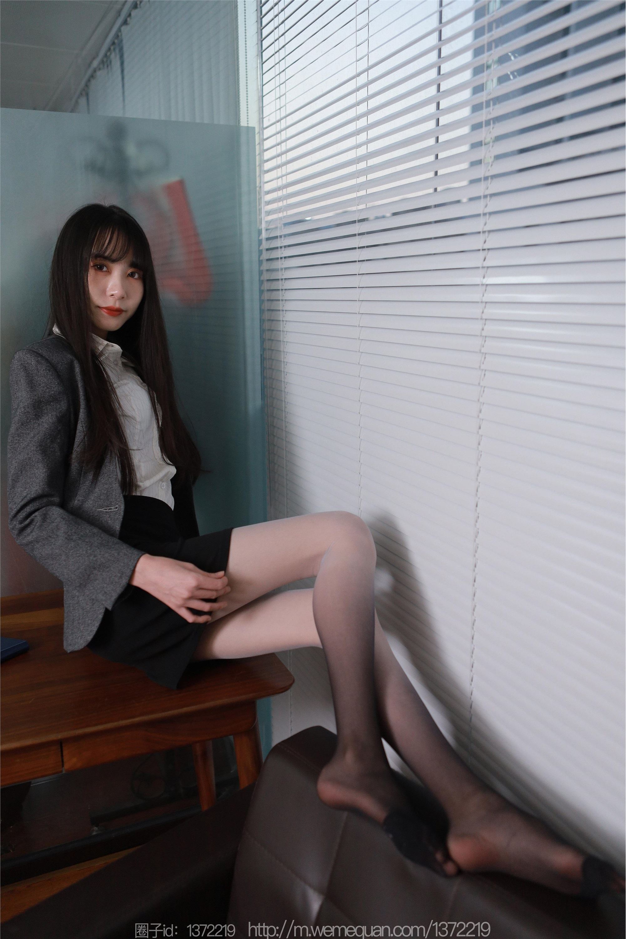 图片[63]-IESS异思趣向期期2023.03.12期丝享家期1388期团团《黑白灰渐变》-秀人网