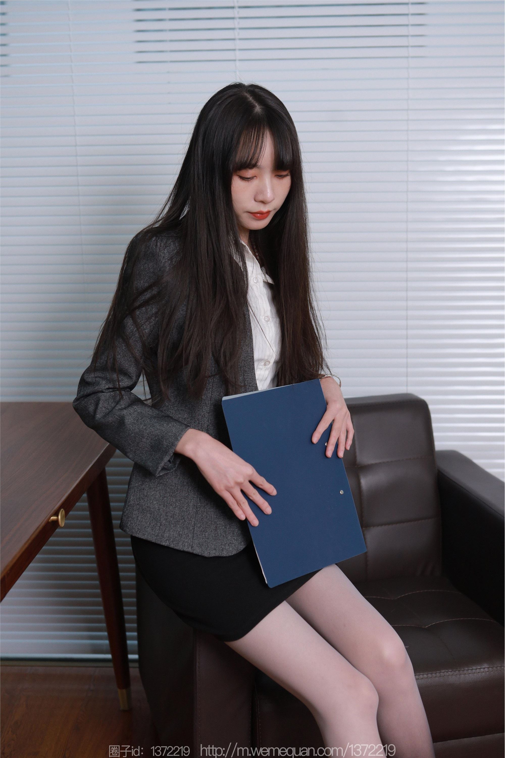 图片[72]-IESS异思趣向期期2023.03.12期丝享家期1388期团团《黑白灰渐变》-秀人网