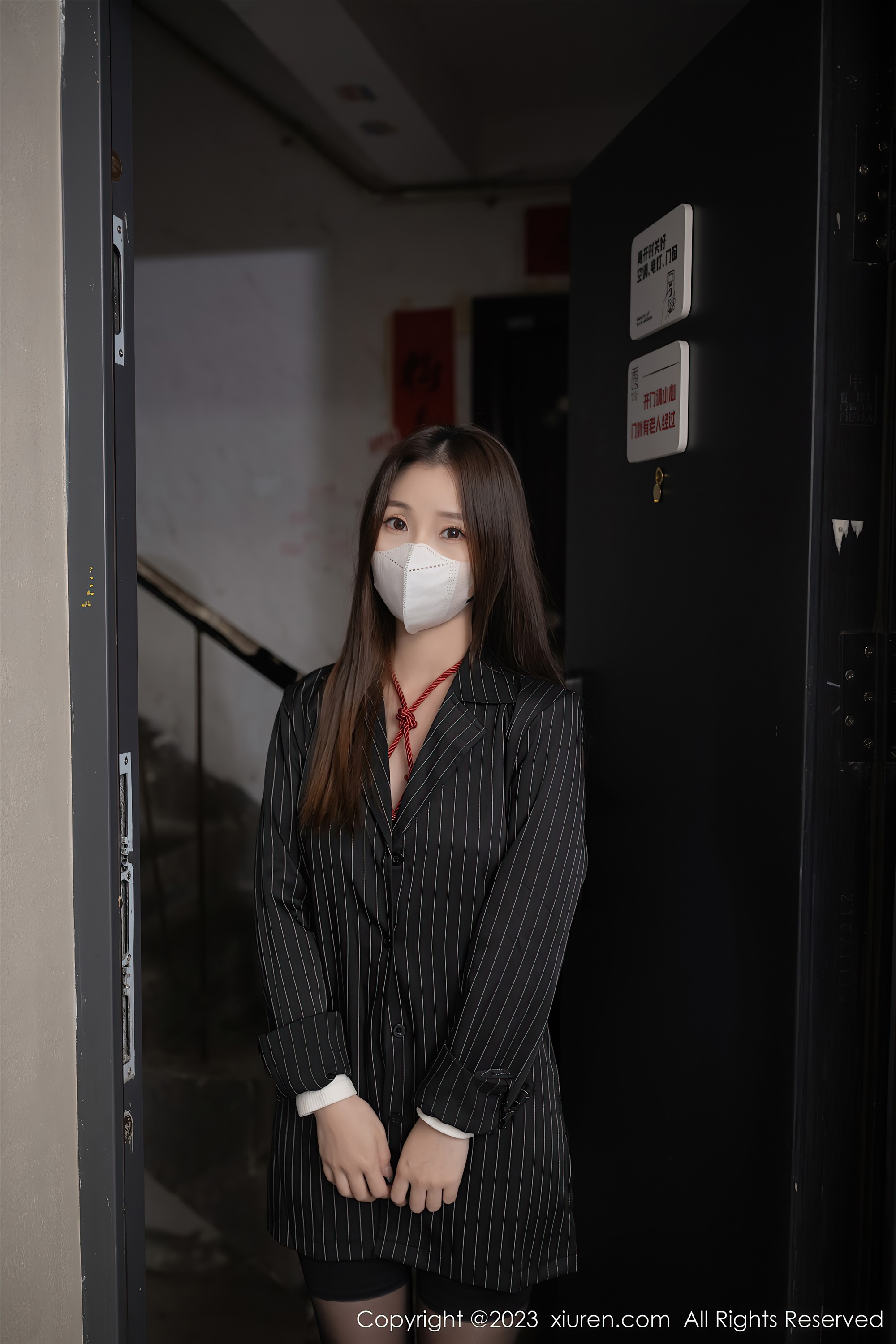 图片[2]-Xiuren秀人网期2023.07.26期N第7141期杏子Yada-套图网