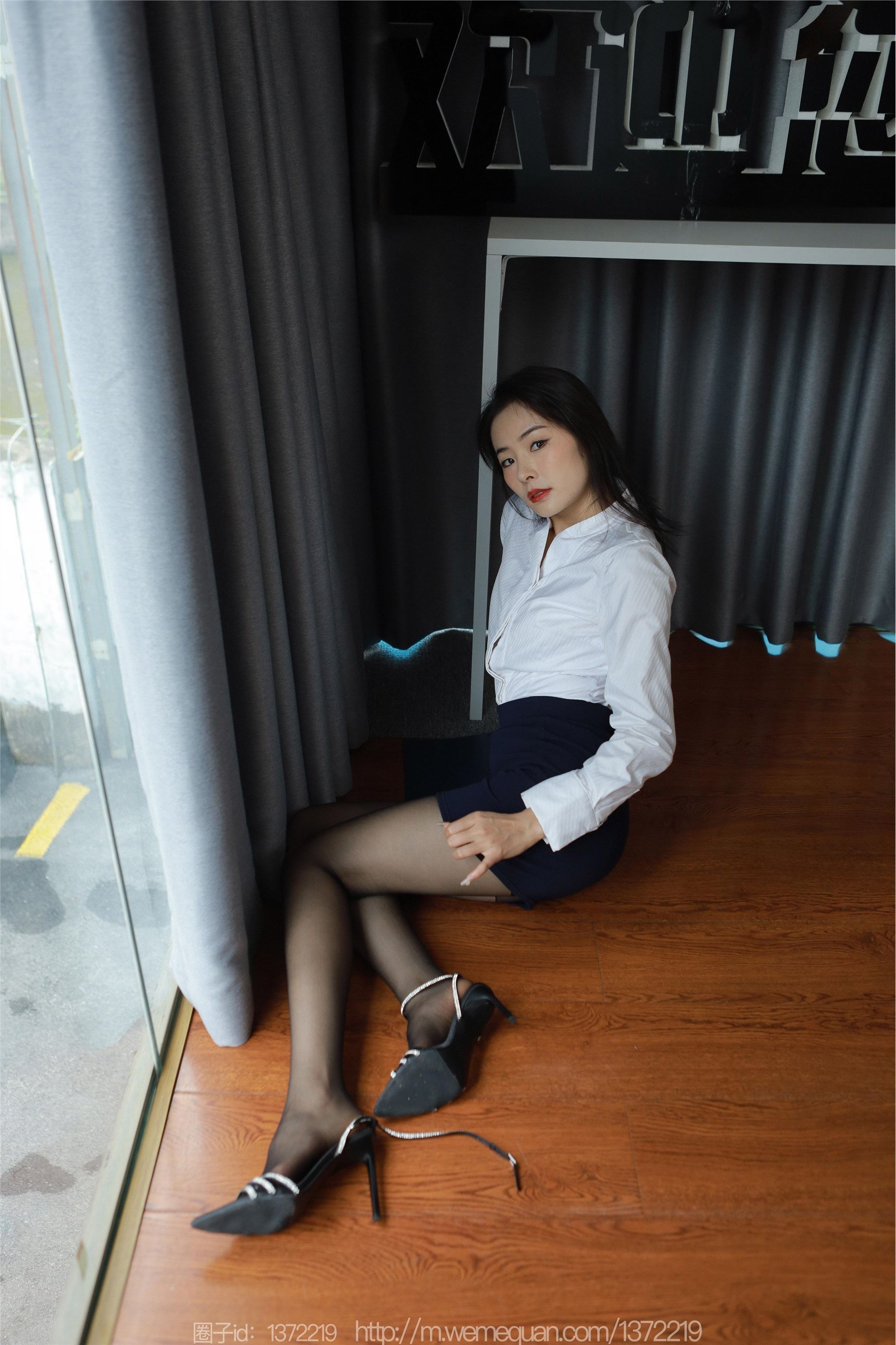 图片[26]-IESS异思趣向期期2023.03.15期丝享家期1391期小金《落地窗制服》-秀人网