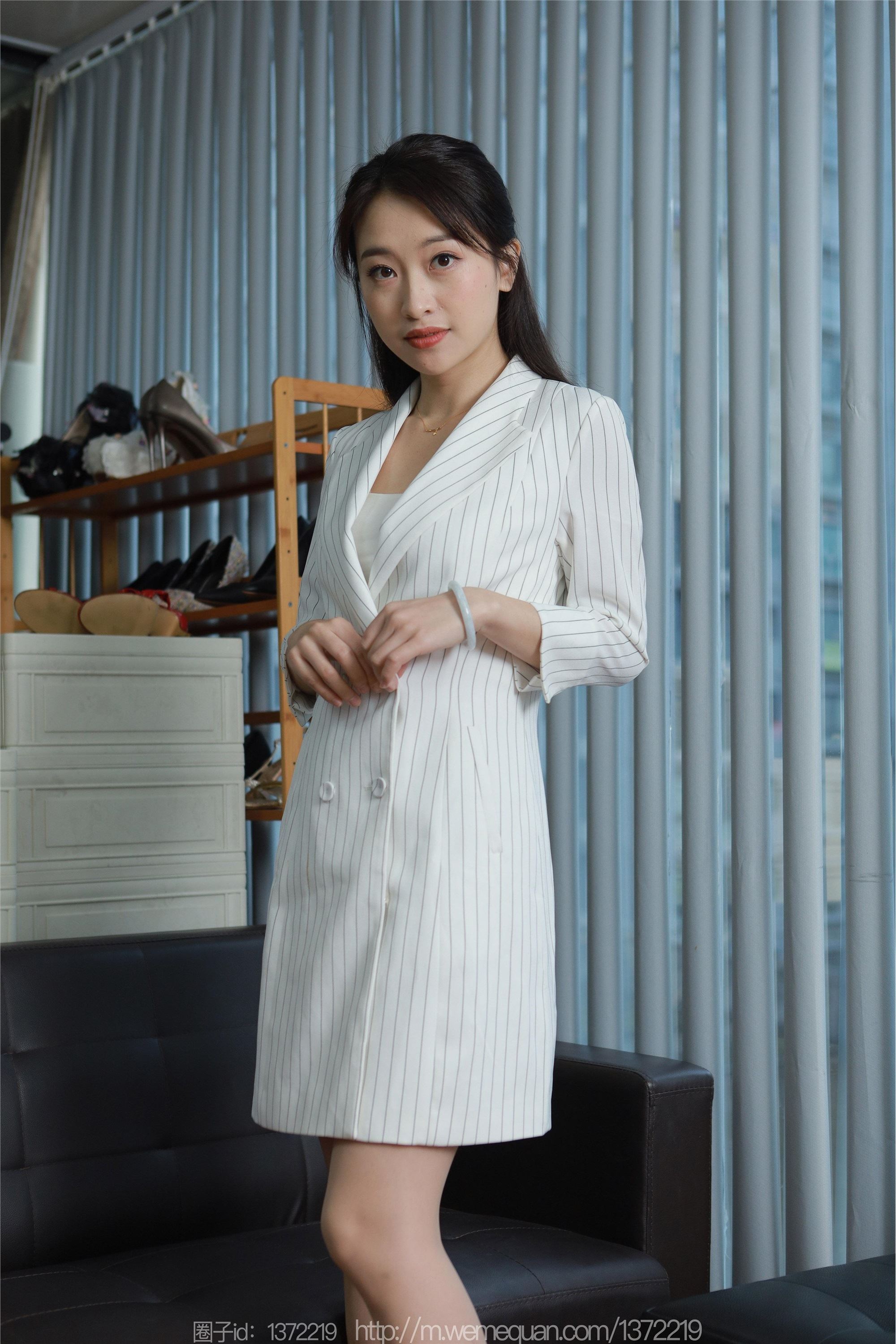 图片[31]-IESS异思趣向期期2023.03.24期丝享家期1400期小婕《白色条纹外套》-秀人网