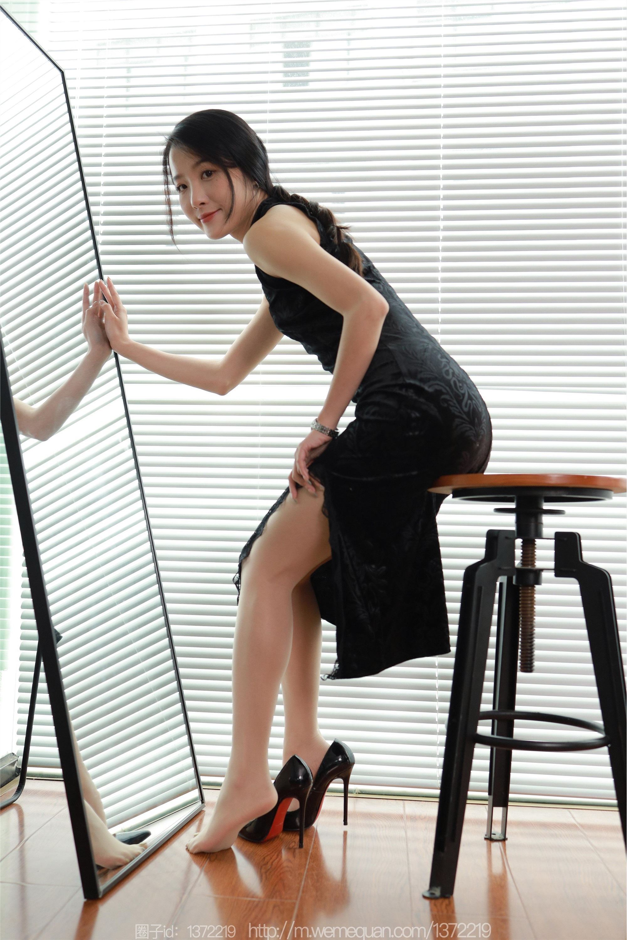 图片[35]-IESS异思趣向期期2023.03.26期丝享家期1402期婉萍《旗袍俏佳人》-秀人网