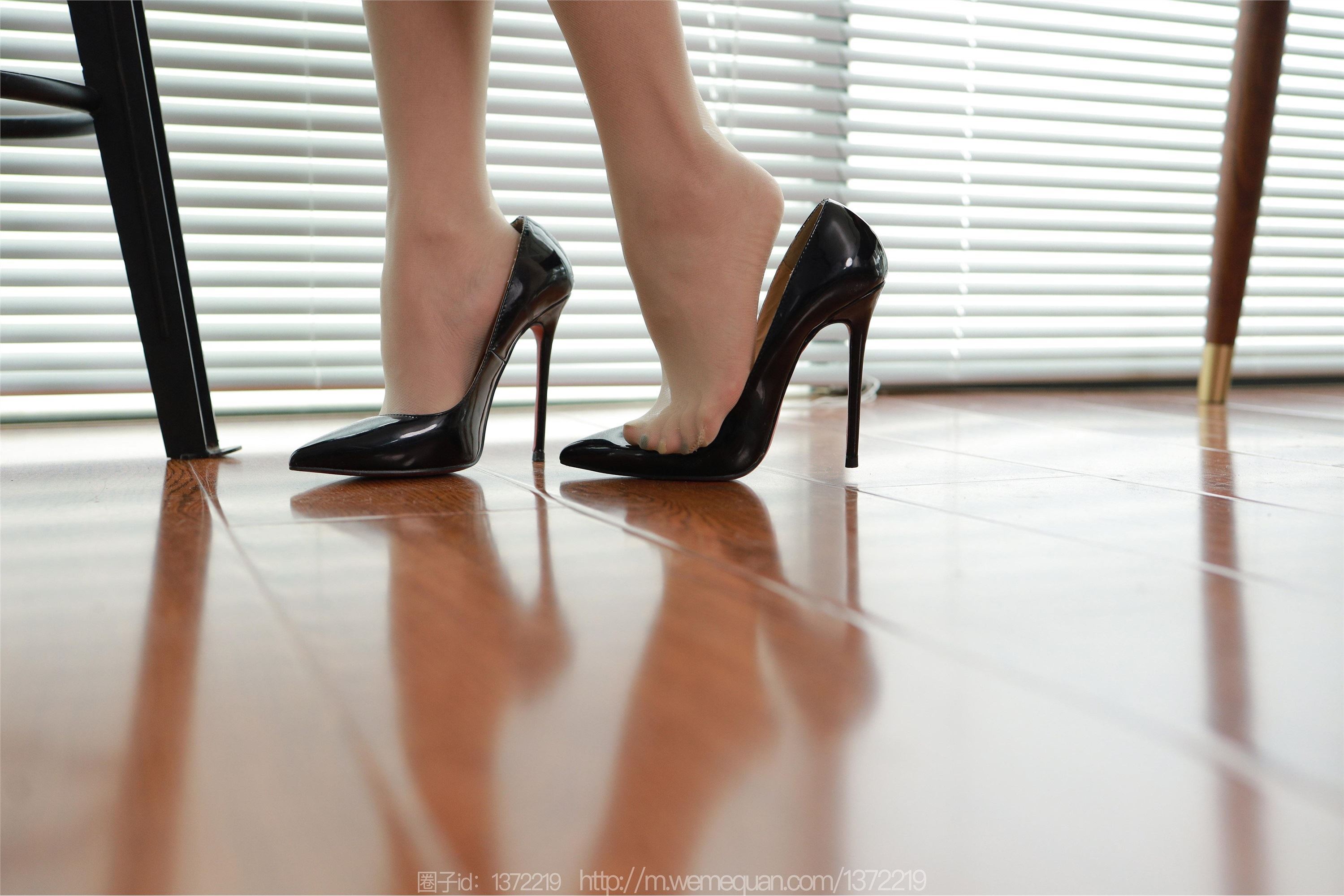 图片[58]-IESS异思趣向期期2023.03.26期丝享家期1402期婉萍《旗袍俏佳人》-秀人网