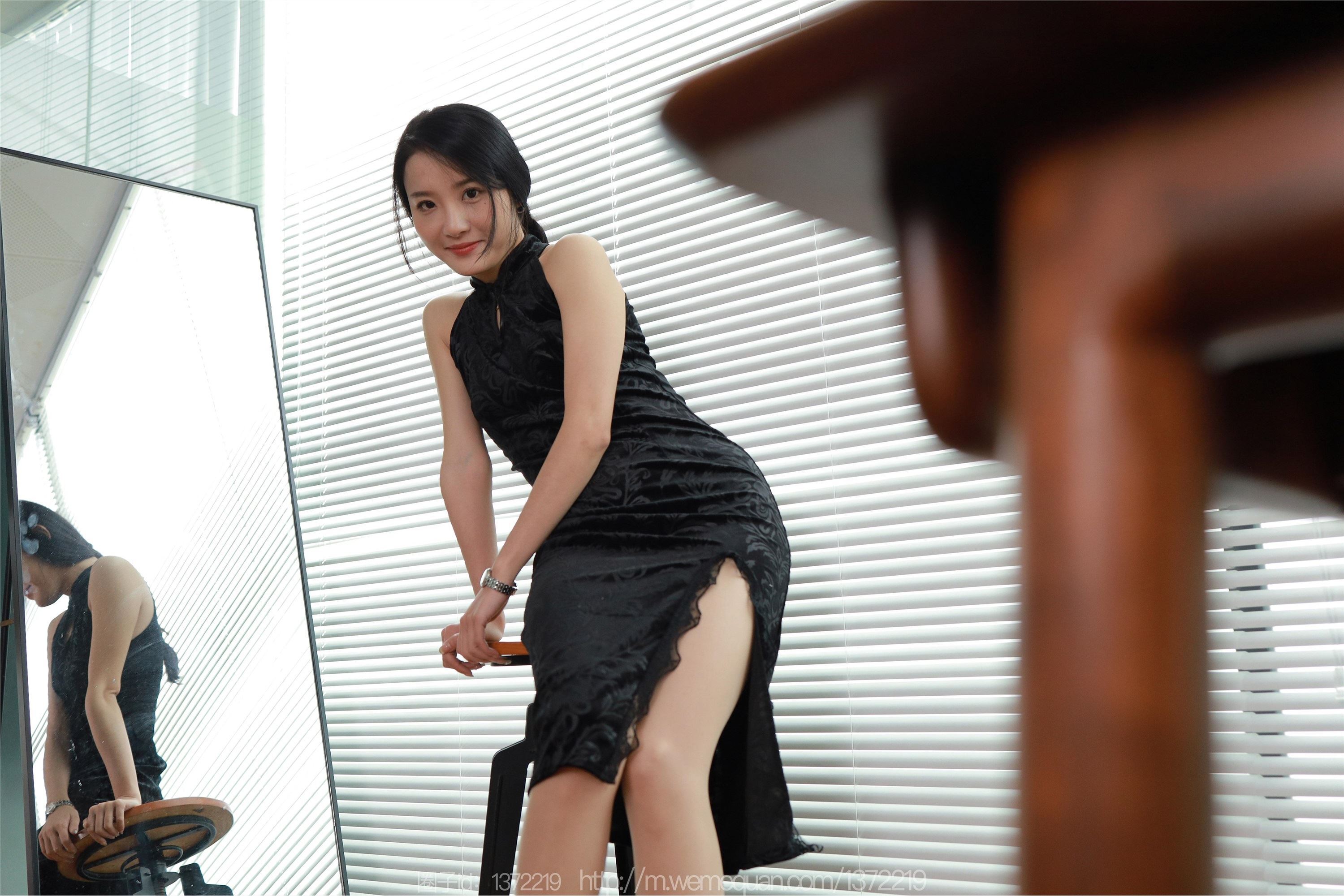 图片[64]-IESS异思趣向期期2023.03.26期丝享家期1402期婉萍《旗袍俏佳人》-秀人网