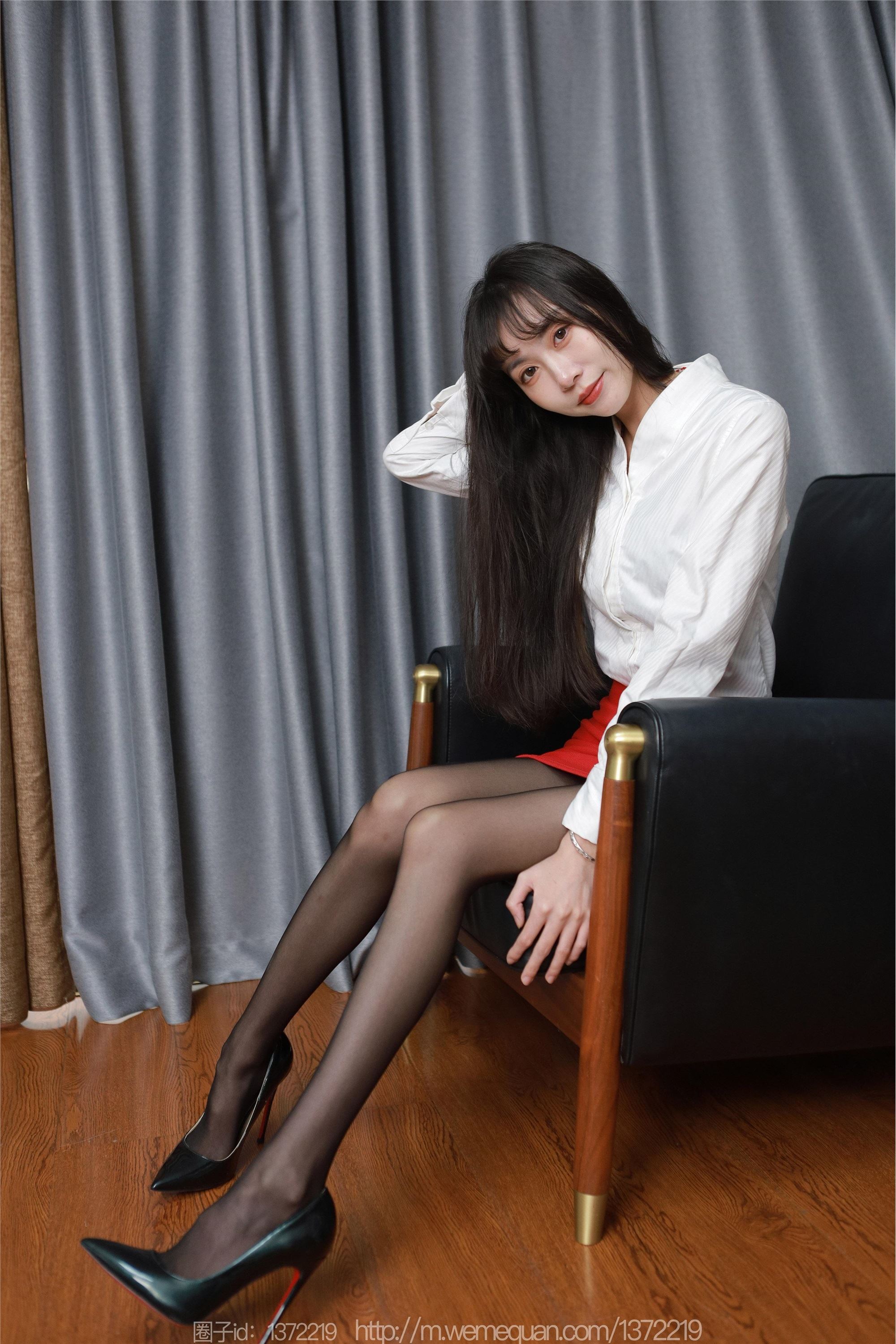 图片[17]-IESS异思趣向期期2023.03.28期丝享家期1404期团团《纤纤细腿》-套图网