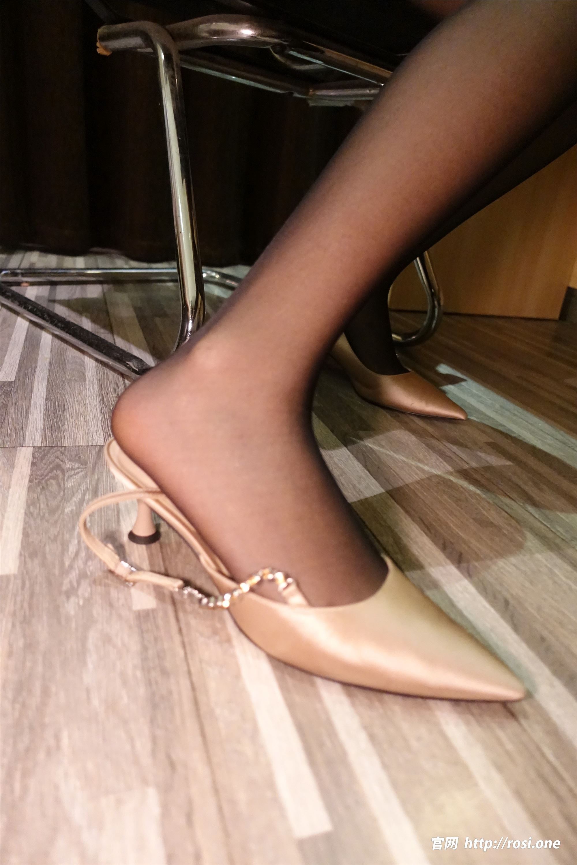 图片[8]-ROSI写真期2023.08.22期N第4278-秀人网