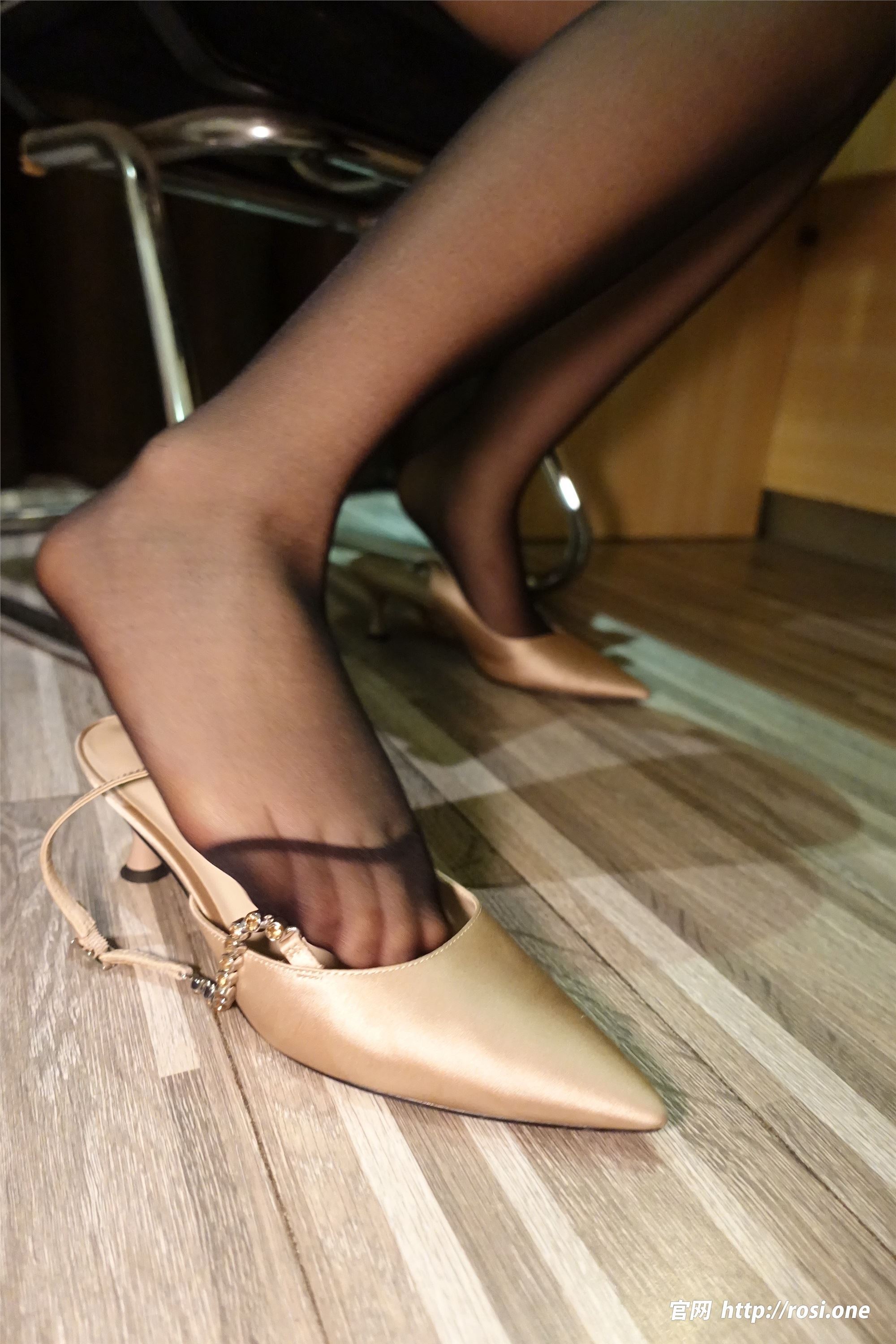 图片[9]-ROSI写真期2023.08.22期N第4278-秀人网