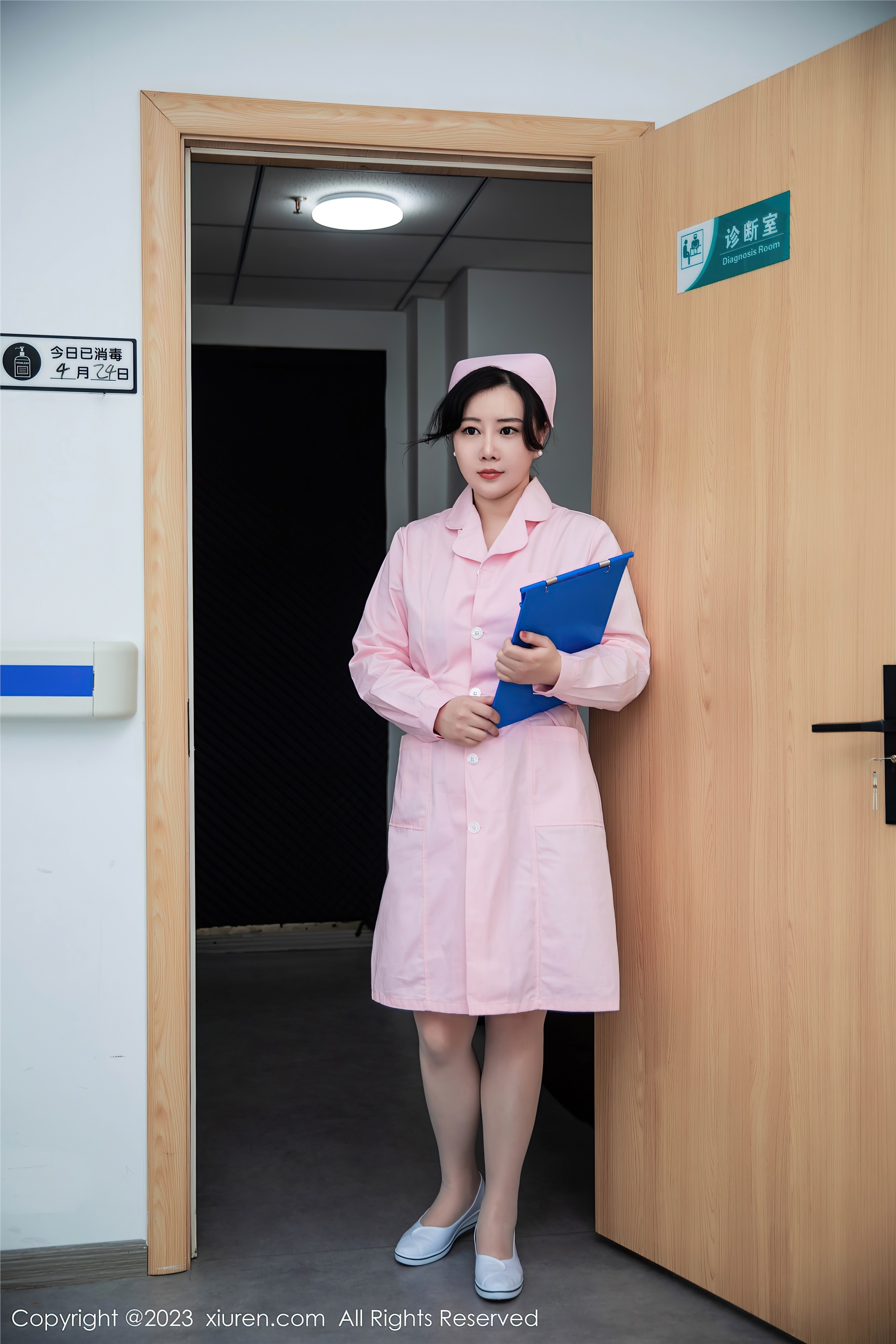 图片[2]-Xiuren秀人网期2023.08.08期N第7199期王婉悠Queen-套图网