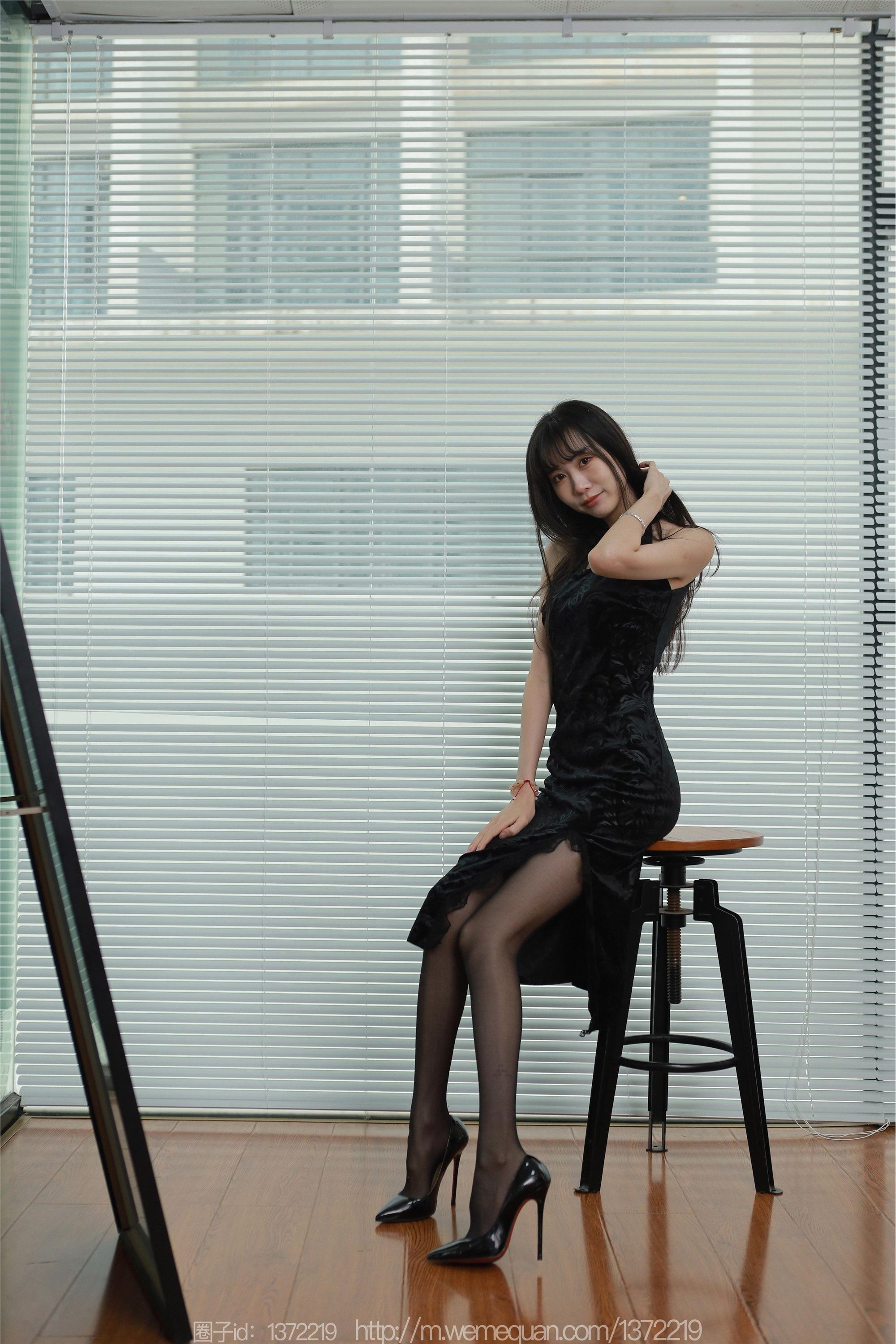 图片[21]-IESS异思趣向期期2023.04.03期丝享家期1410期团团《镜花水月》-秀人网