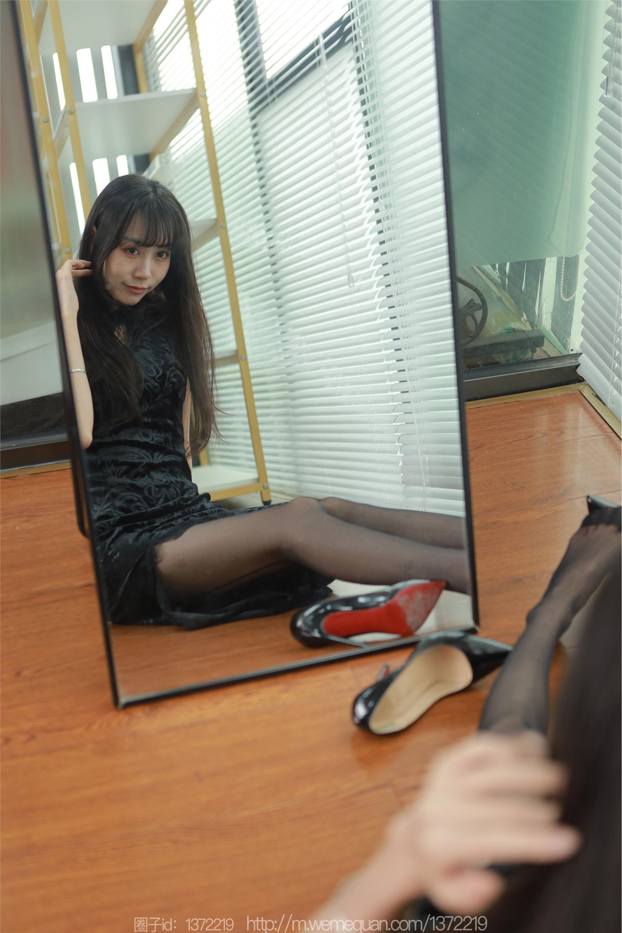 图片[53]-IESS异思趣向期期2023.04.03期丝享家期1410期团团《镜花水月》-秀人网