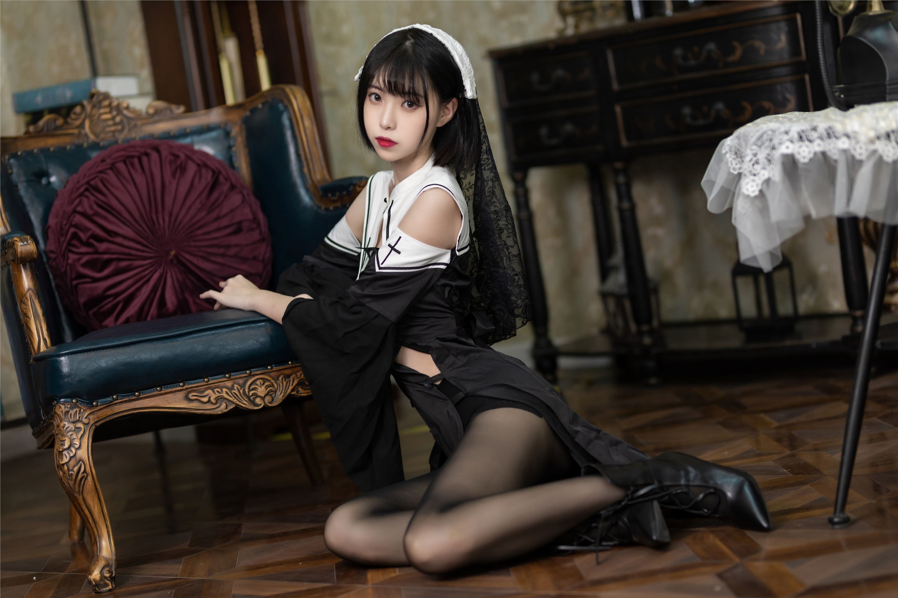 图片[14]-许岚LAN期-期N第016期暗黑修女-秀人网