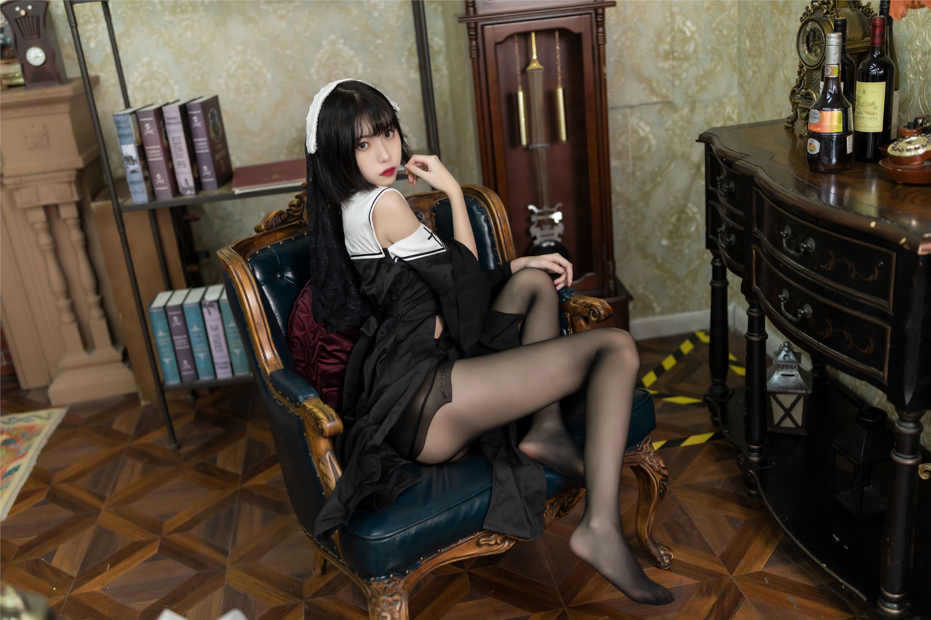 图片[24]-许岚LAN期-期N第016期暗黑修女-秀人网