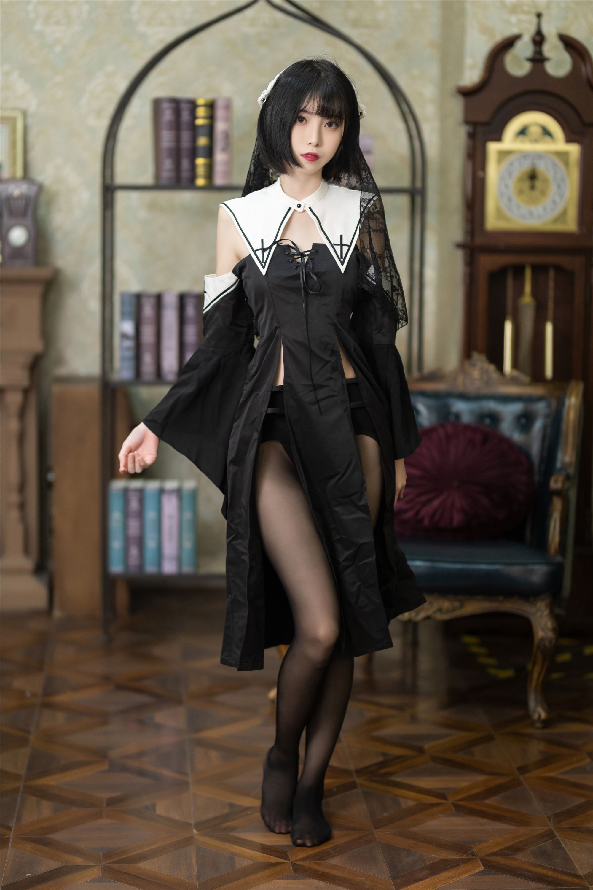 图片[31]-许岚LAN期-期N第016期暗黑修女-秀人网