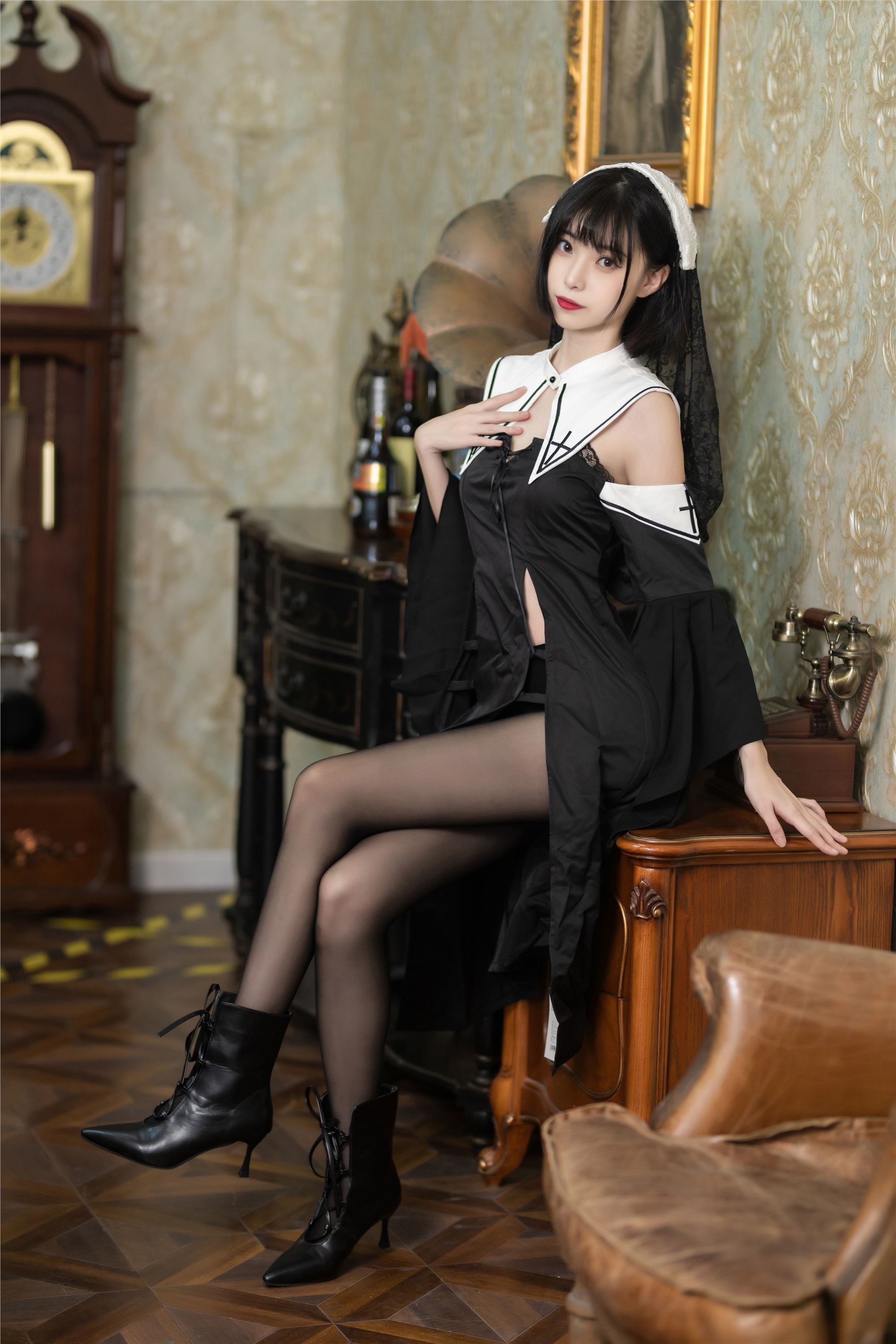 图片[8]-许岚LAN期-期N第016期暗黑修女-秀人网