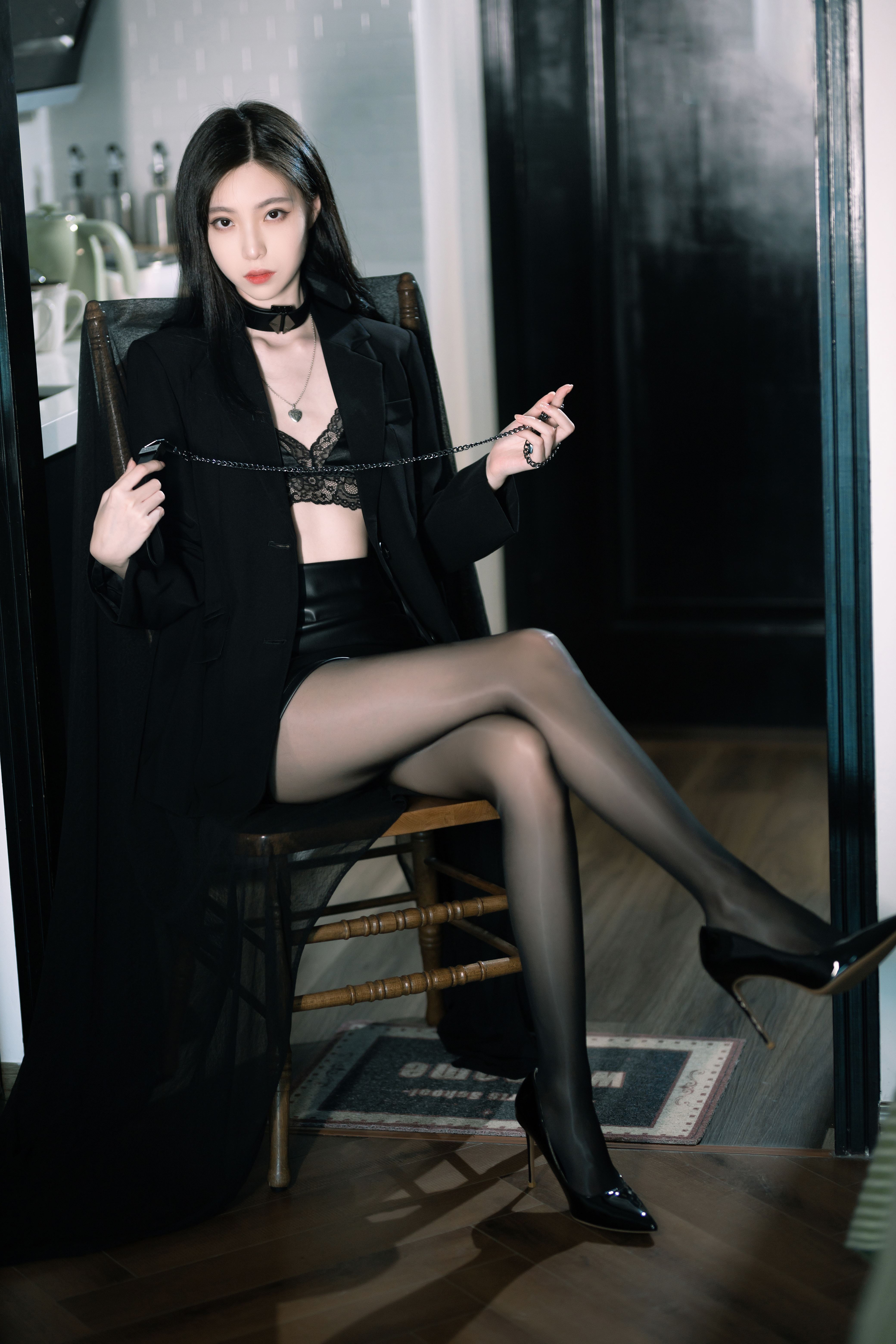 图片[4]-许岚LAN期–期N第018期黑丝西装-秀人网