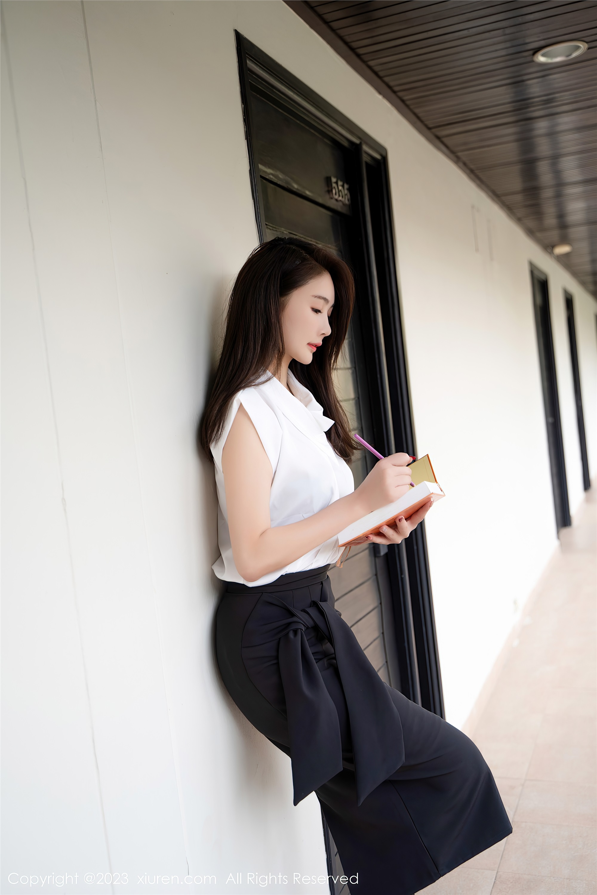 Xiuren秀人网期2023.08.23期N第7270期summer宝宝-套图网