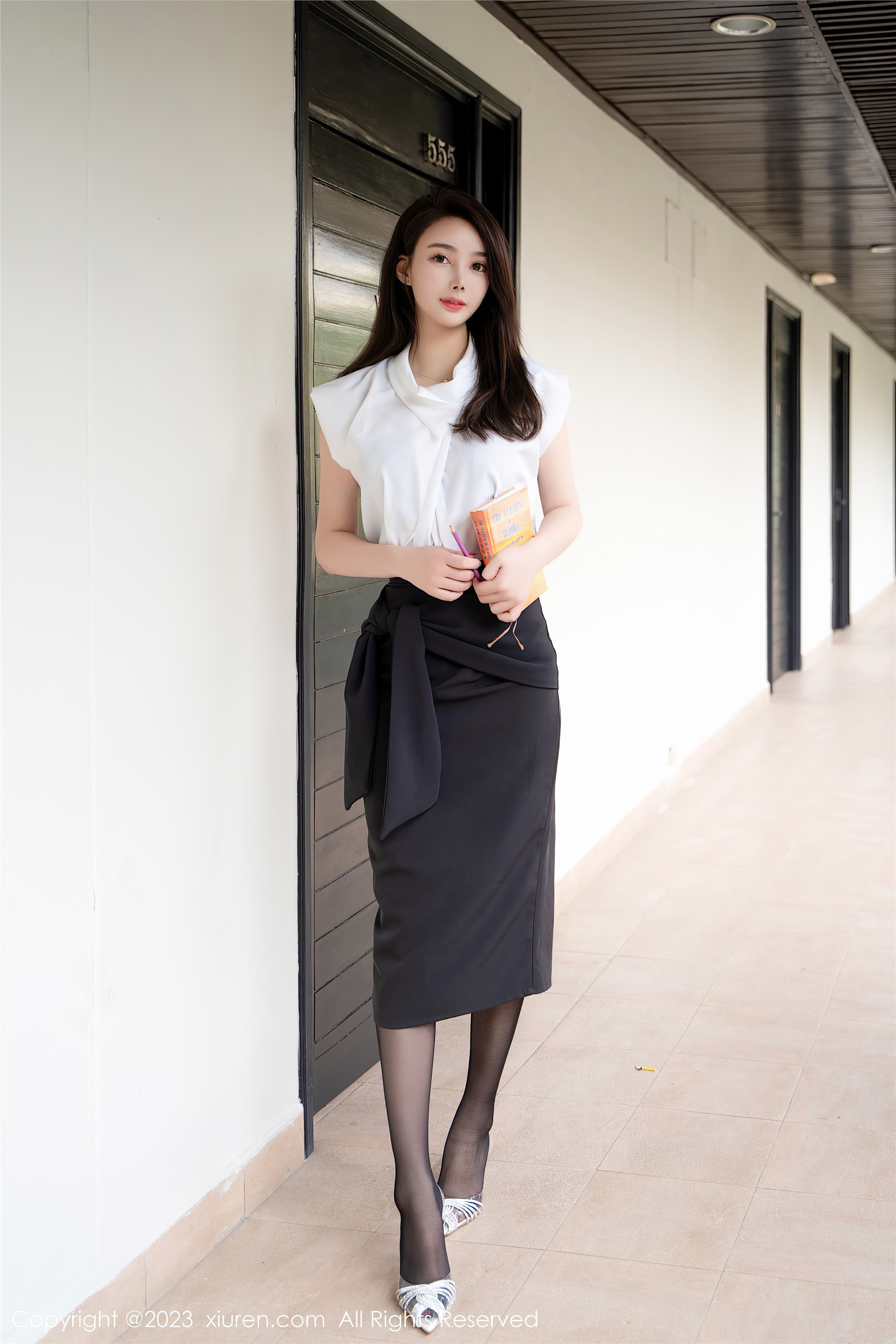 图片[6]-Xiuren秀人网期2023.08.23期N第7270期summer宝宝-套图网