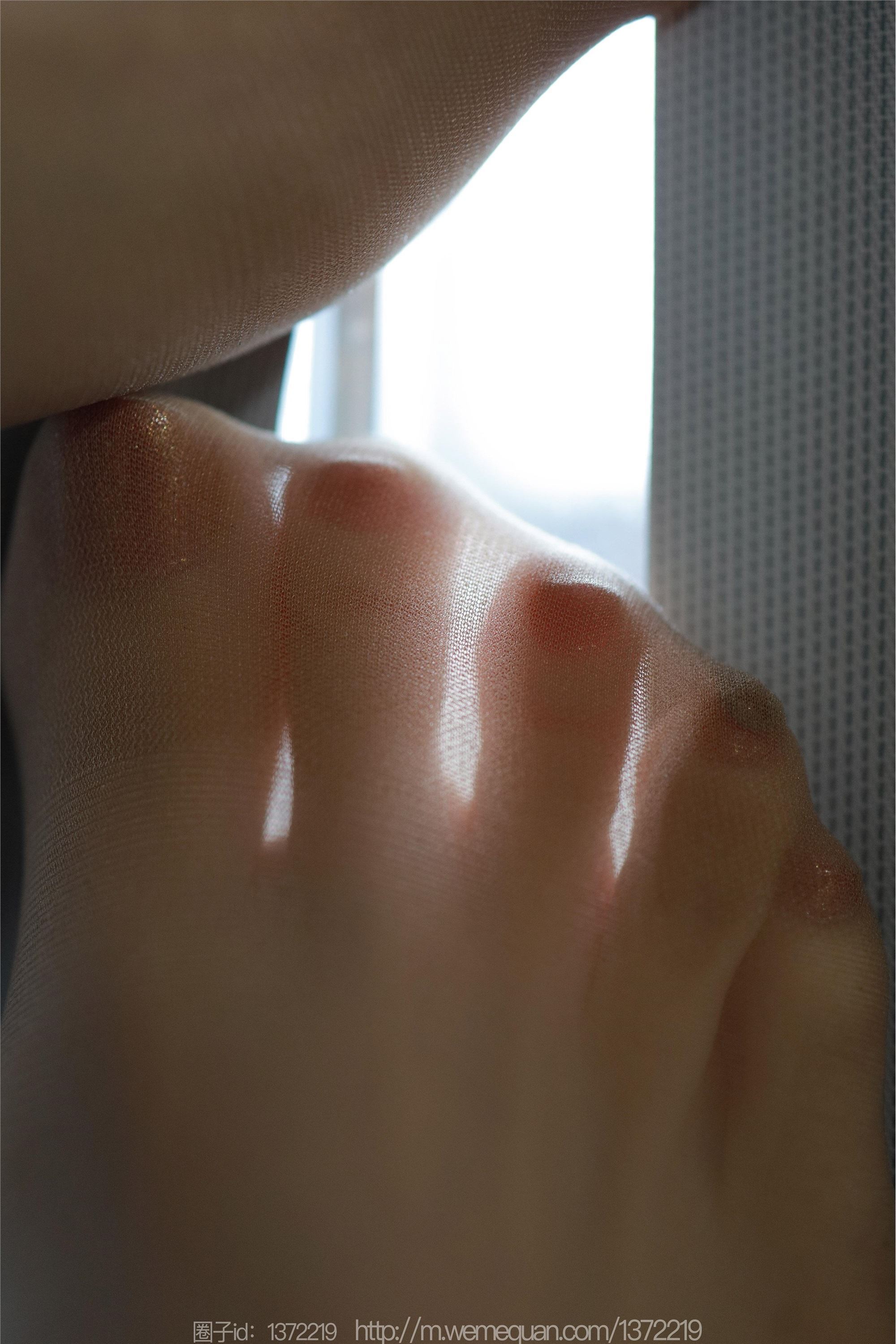 图片[21]-IESS异思趣向期期2023.04.08期丝享家期1415期团团《粉嫩长腿》-秀人网