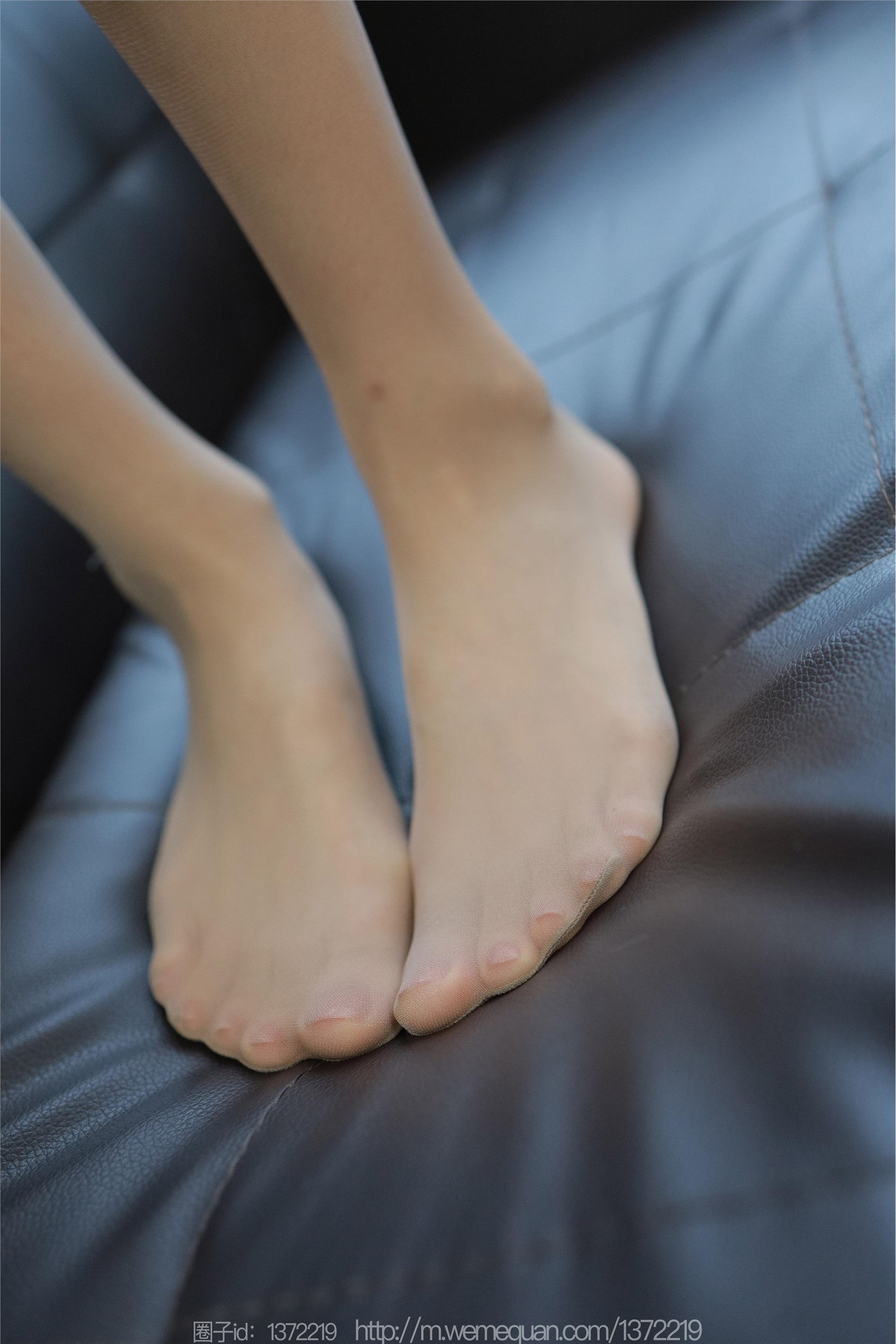 图片[35]-IESS异思趣向期期2023.04.08期丝享家期1415期团团《粉嫩长腿》-秀人网