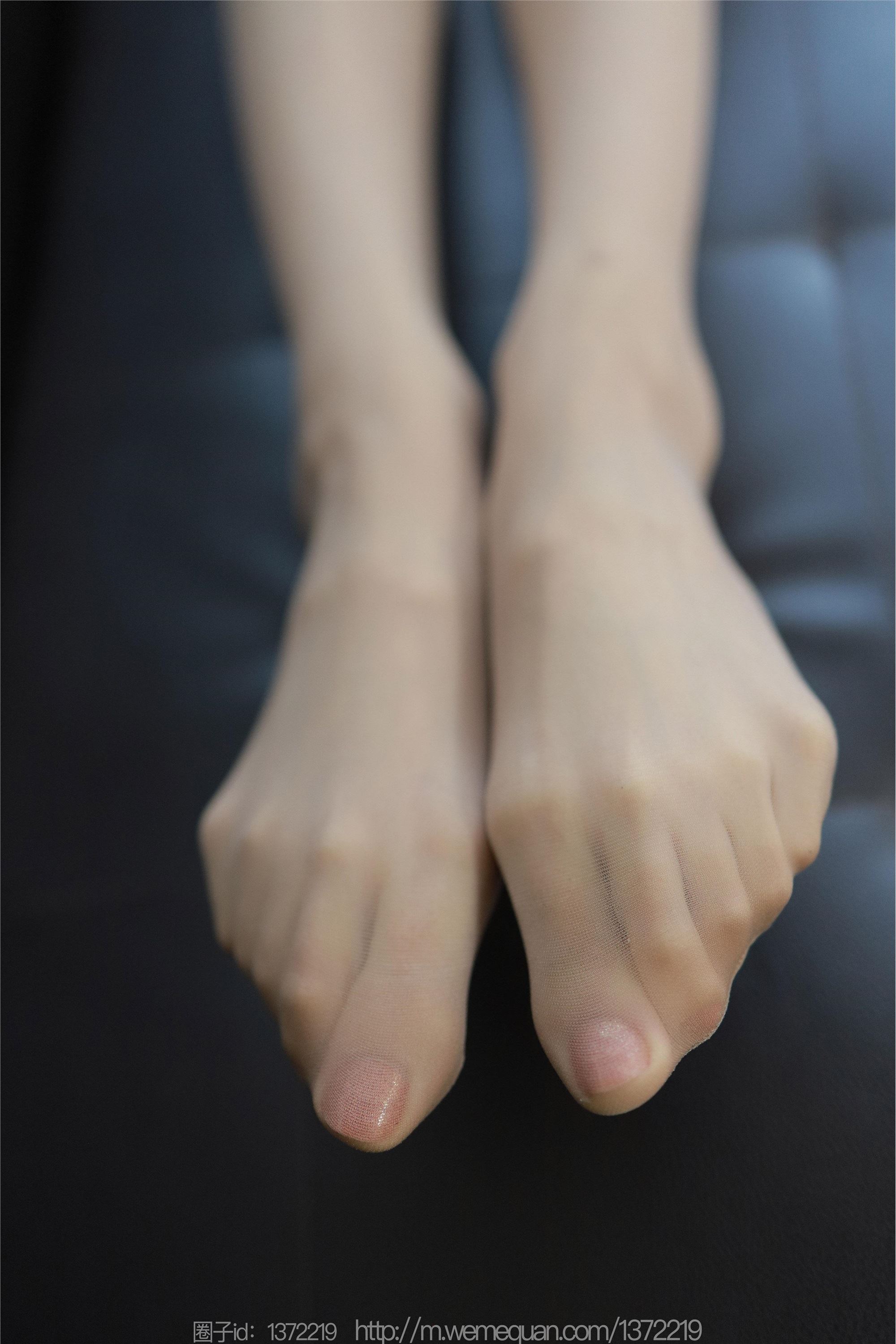 图片[42]-IESS异思趣向期期2023.04.08期丝享家期1415期团团《粉嫩长腿》-秀人网